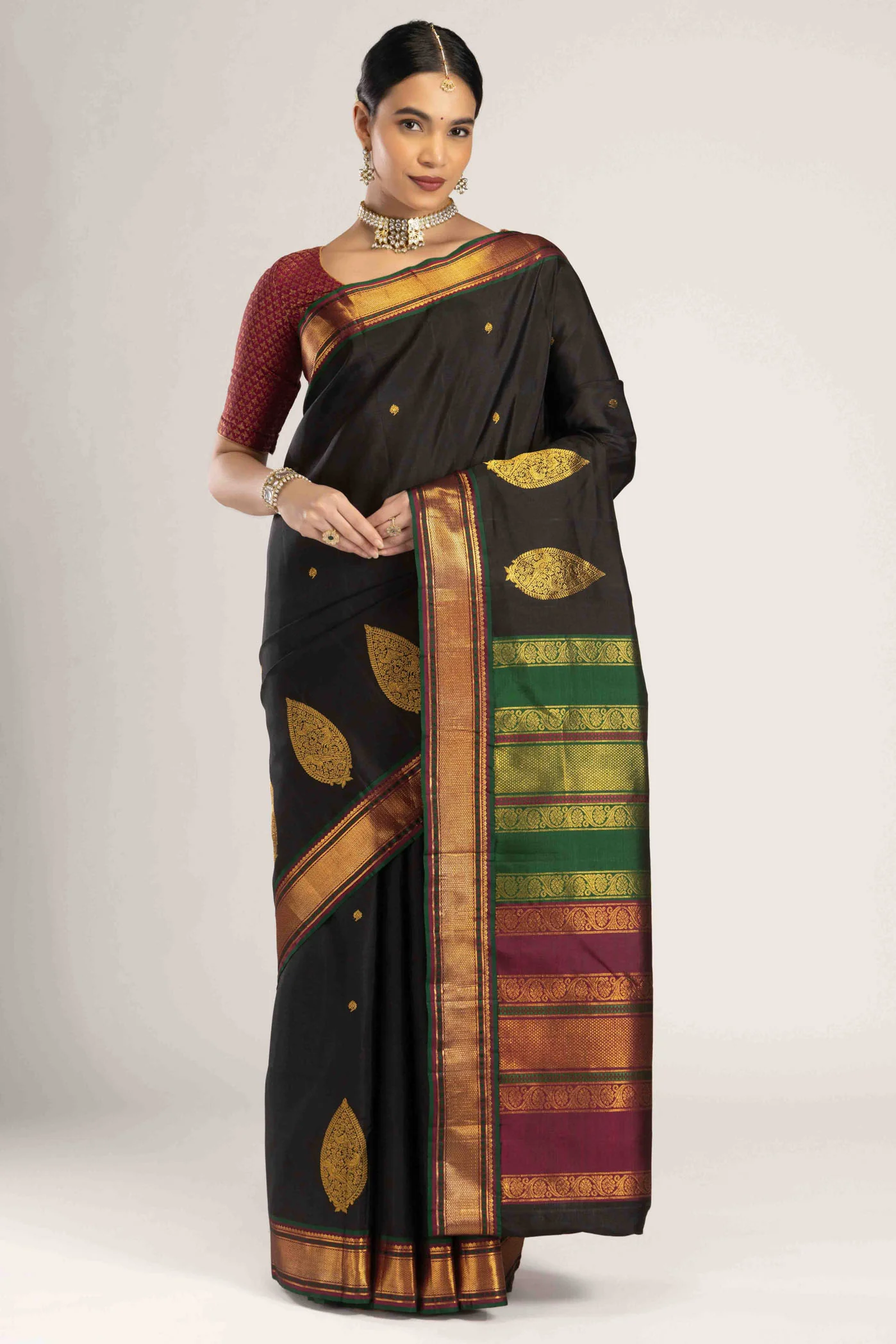 Esha-Black Kanchipuram Silk Saree - Image 2