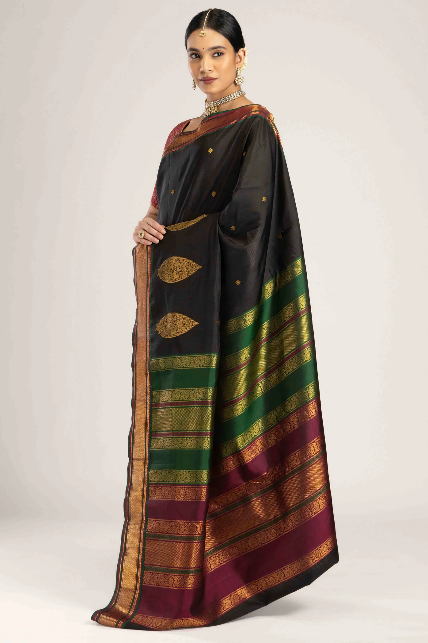 Esha-Black Kanchipuram Silk Saree - Image 3
