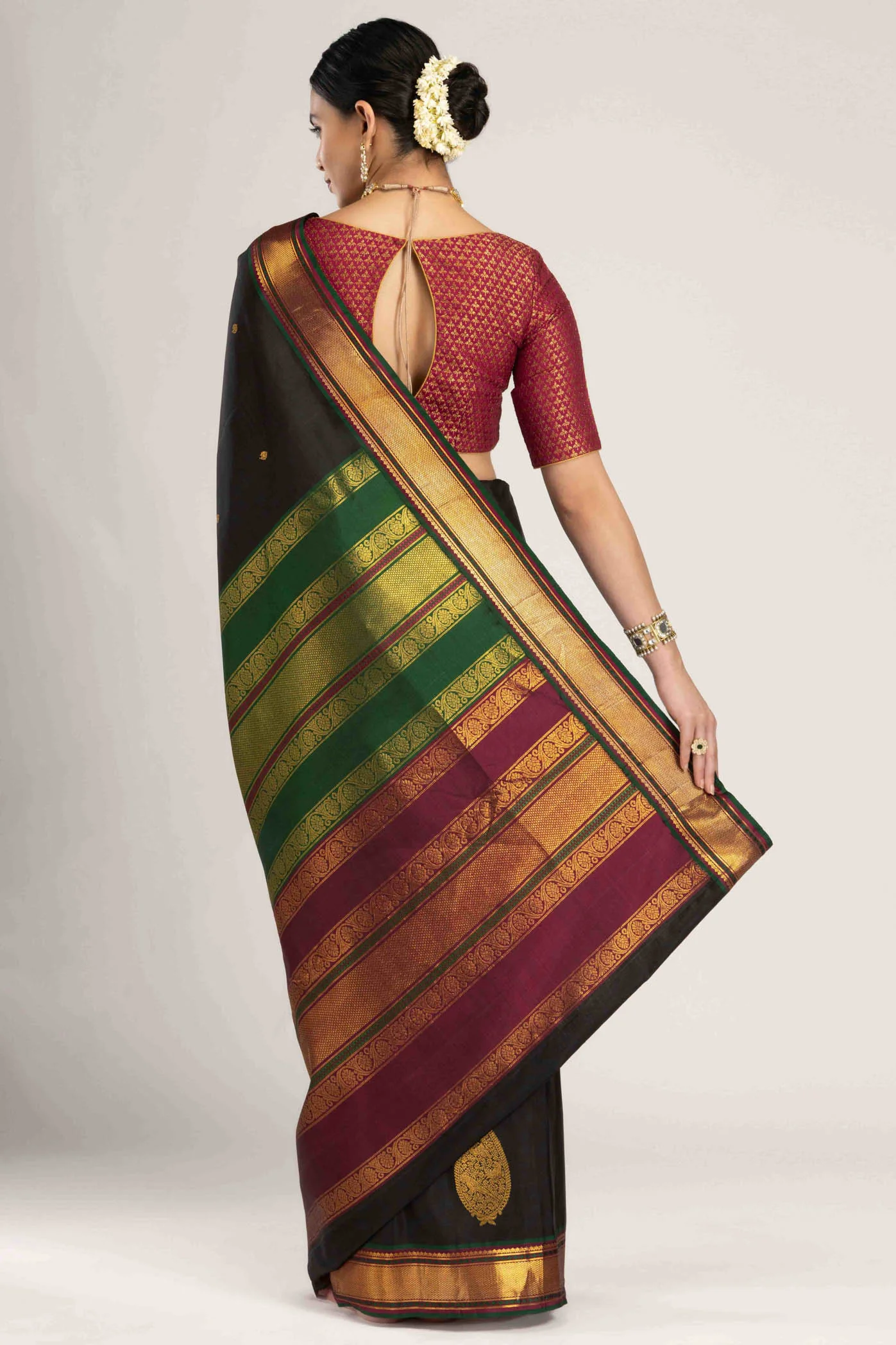Esha-Black Kanchipuram Silk Saree - Image 7