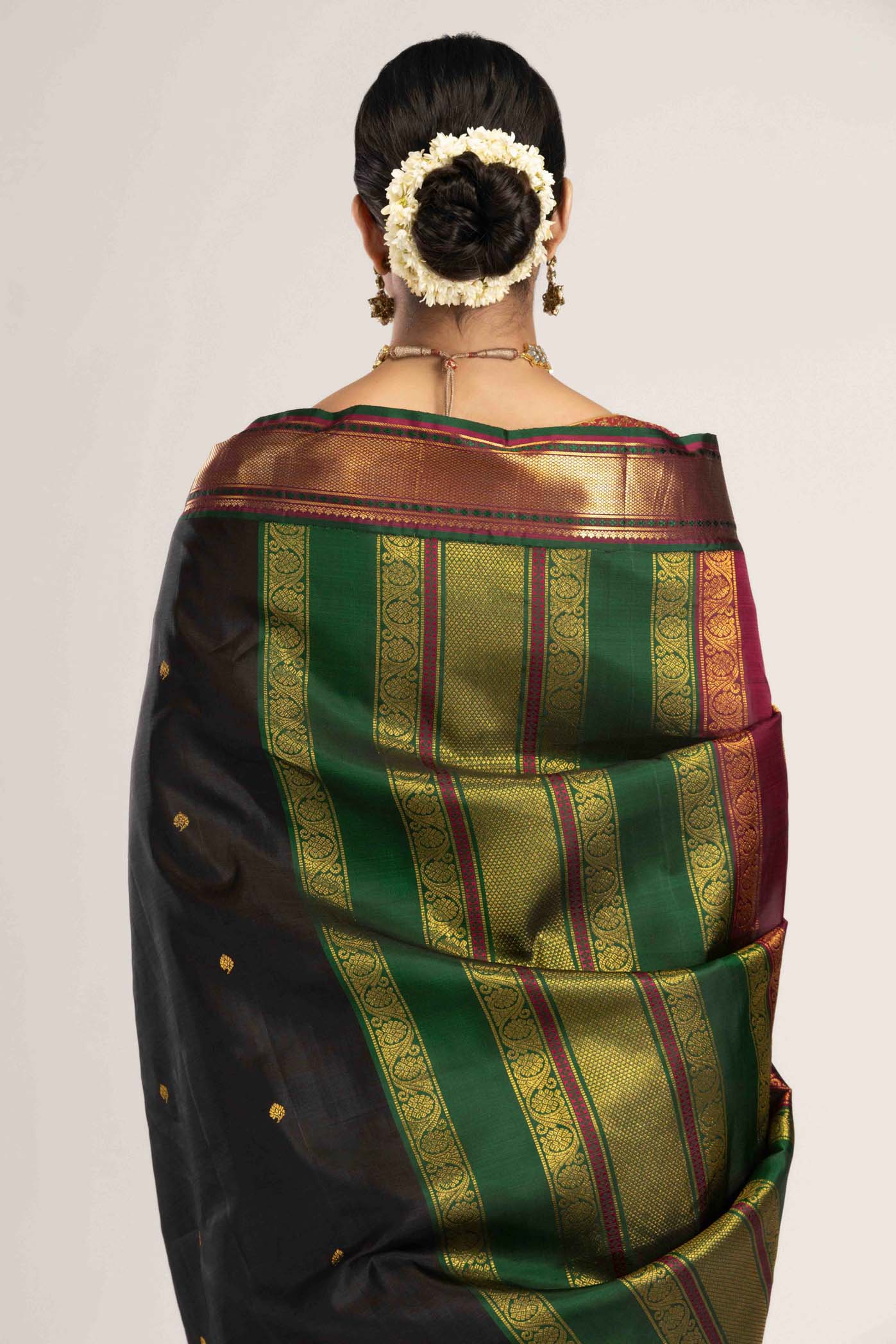 Esha-Black Kanchipuram Silk Saree - Image 8