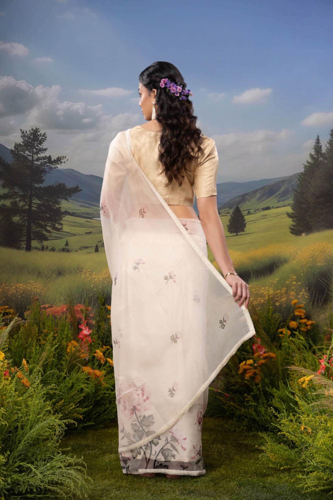 Fields of Crysanthemum-Cream Pure Organza Silk Saree - Image 5