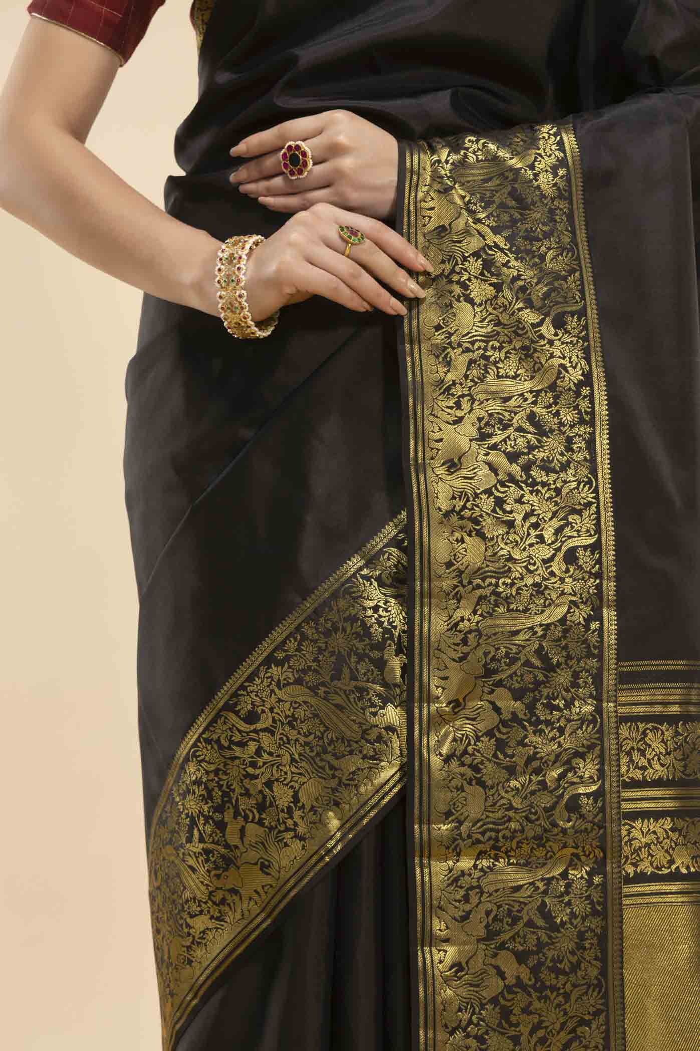 Gajagamini-Black Kanchipuram Silk Saree - Image 3