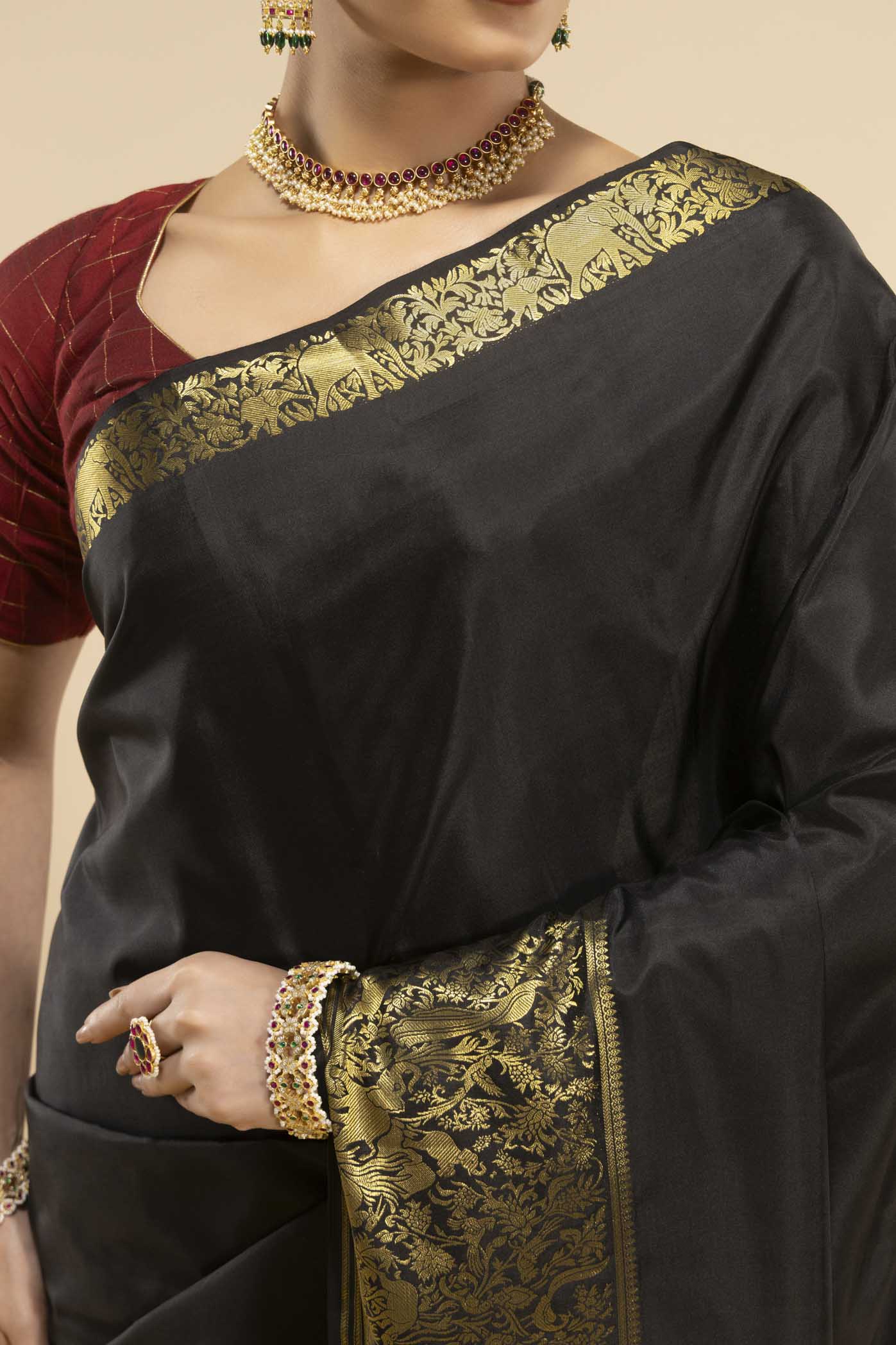 Gajagamini-Black Kanchipuram Silk Saree - Image 4