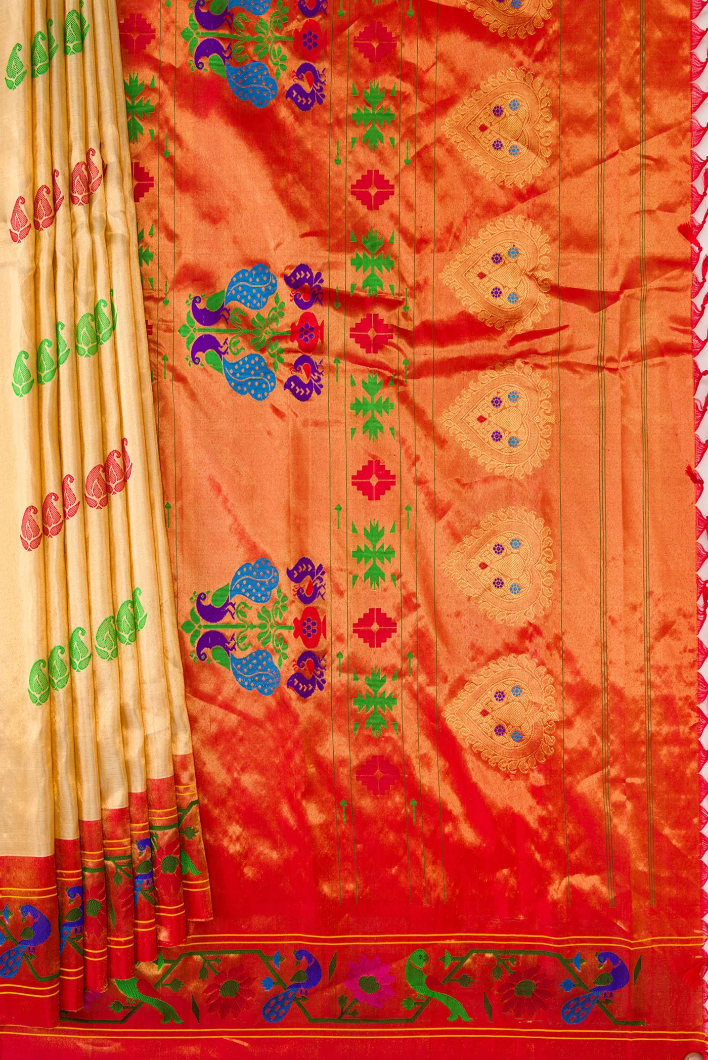 Gold Dual Tone Gadwal Silk Saree - Image 4