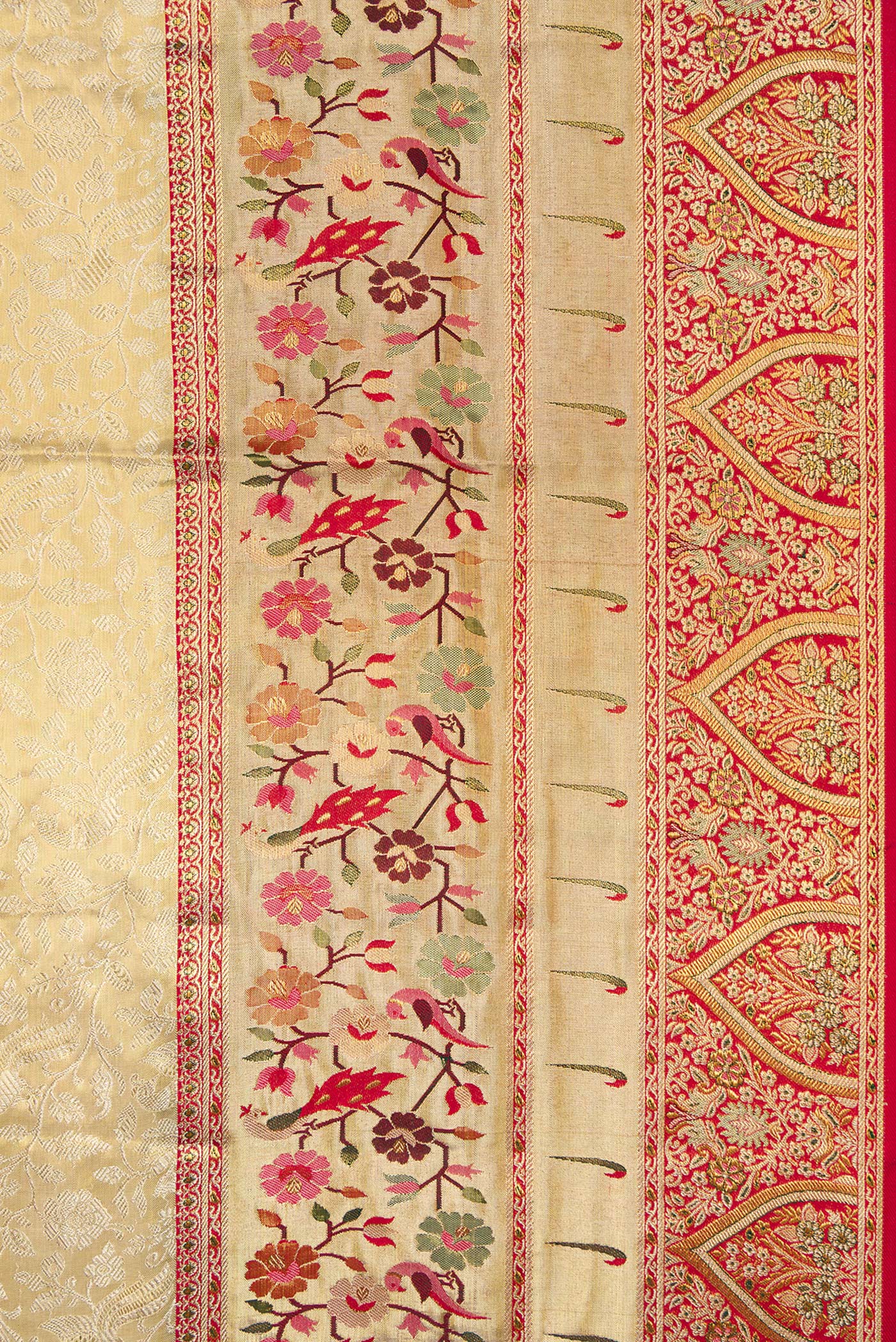 Gold Kanchipuram Tissue Silk Saree - Image 3