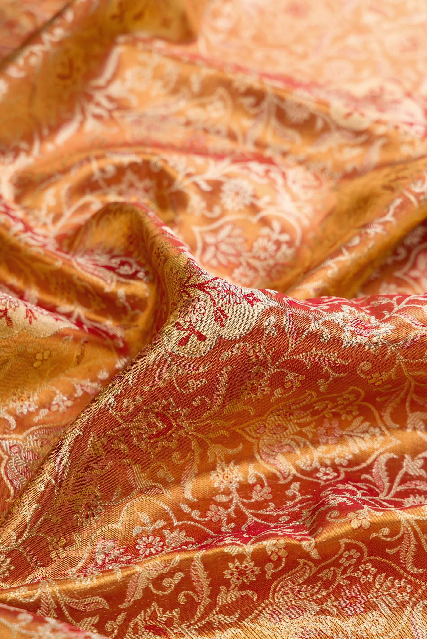 Gold Dual Tone Kanjivaram Tissue Silk Saree - Image 2