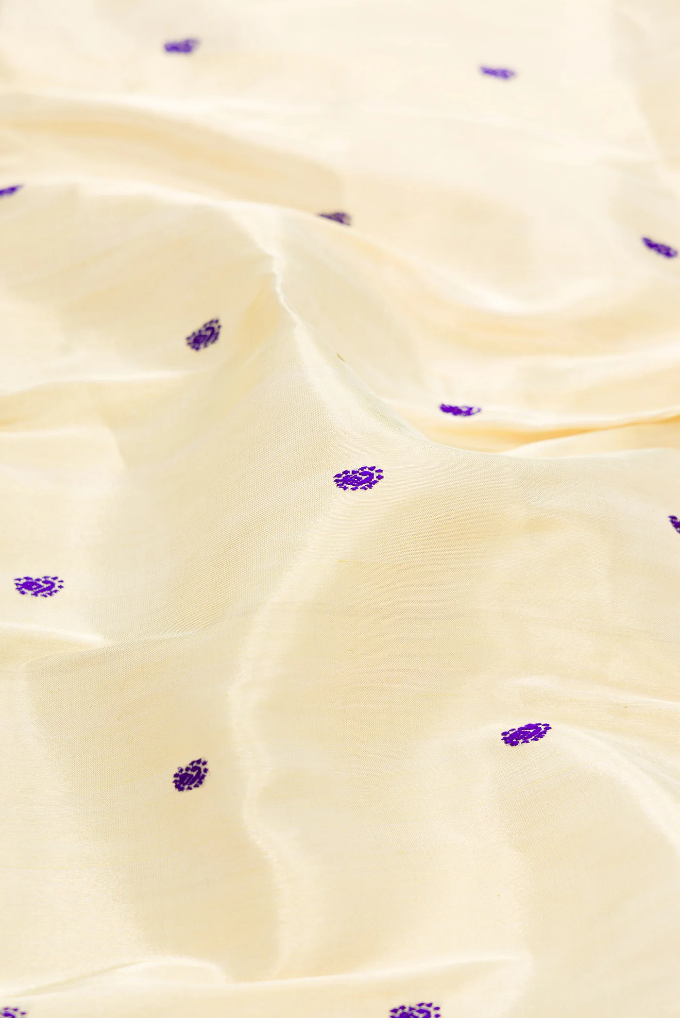 Cream with Gold Color Paithani Silk Saree - Image 2