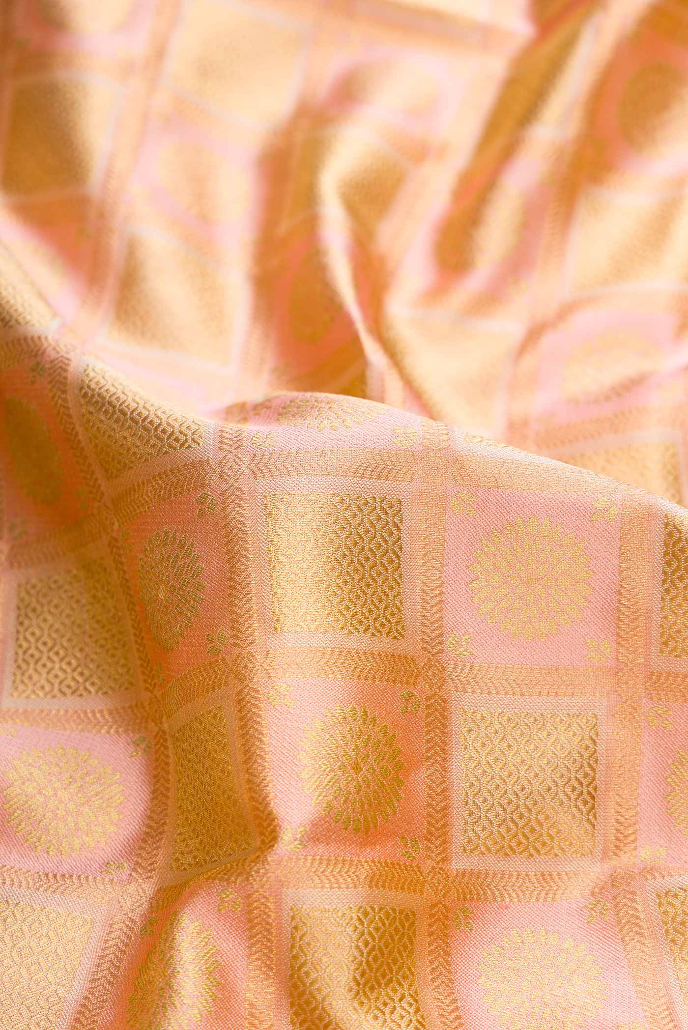 Golden Peach Dual Tone Kanchipuram Tissue Silk Saree - Image 2