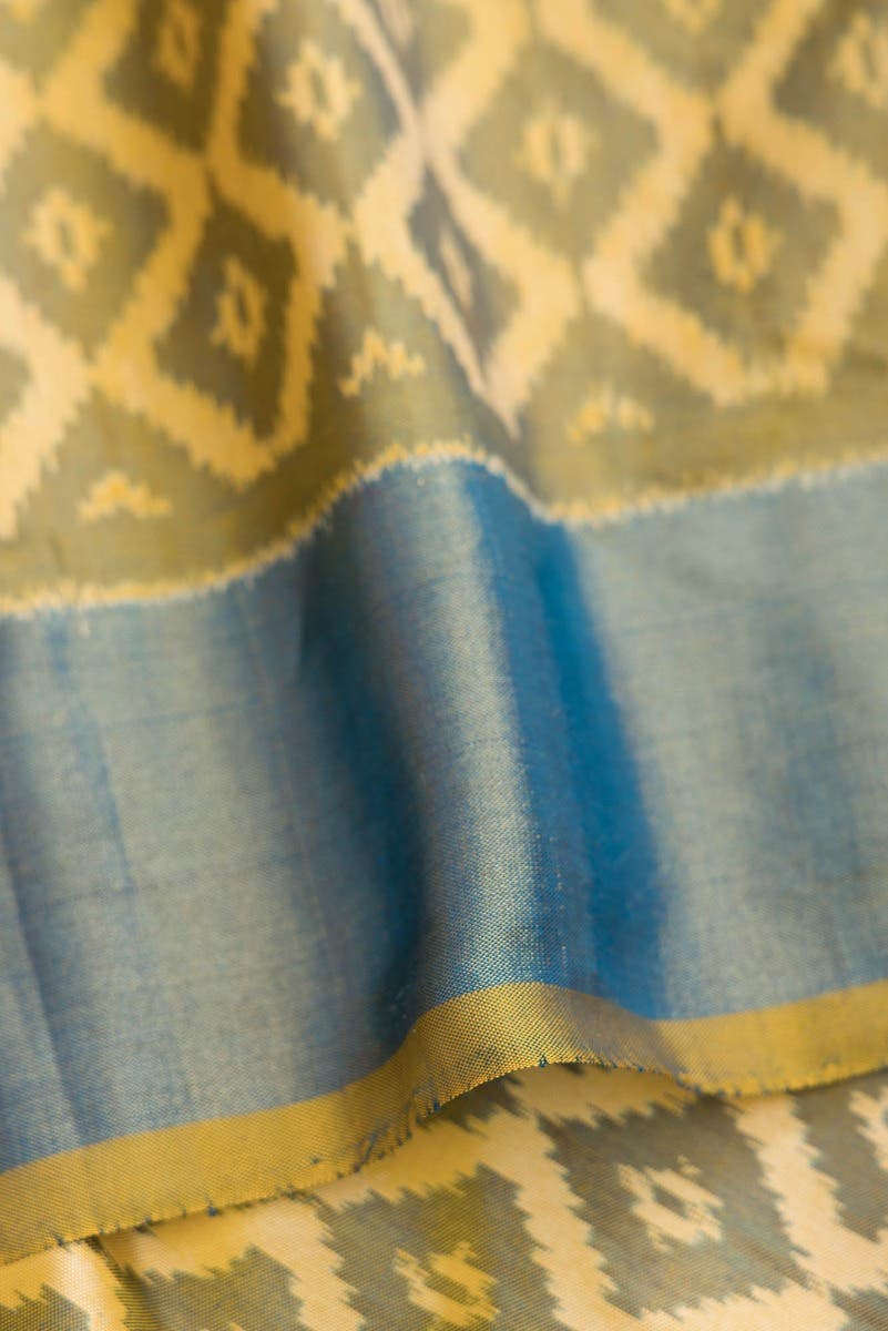 Green and Blue Dual Tone Raw Silk Saree - Image 6