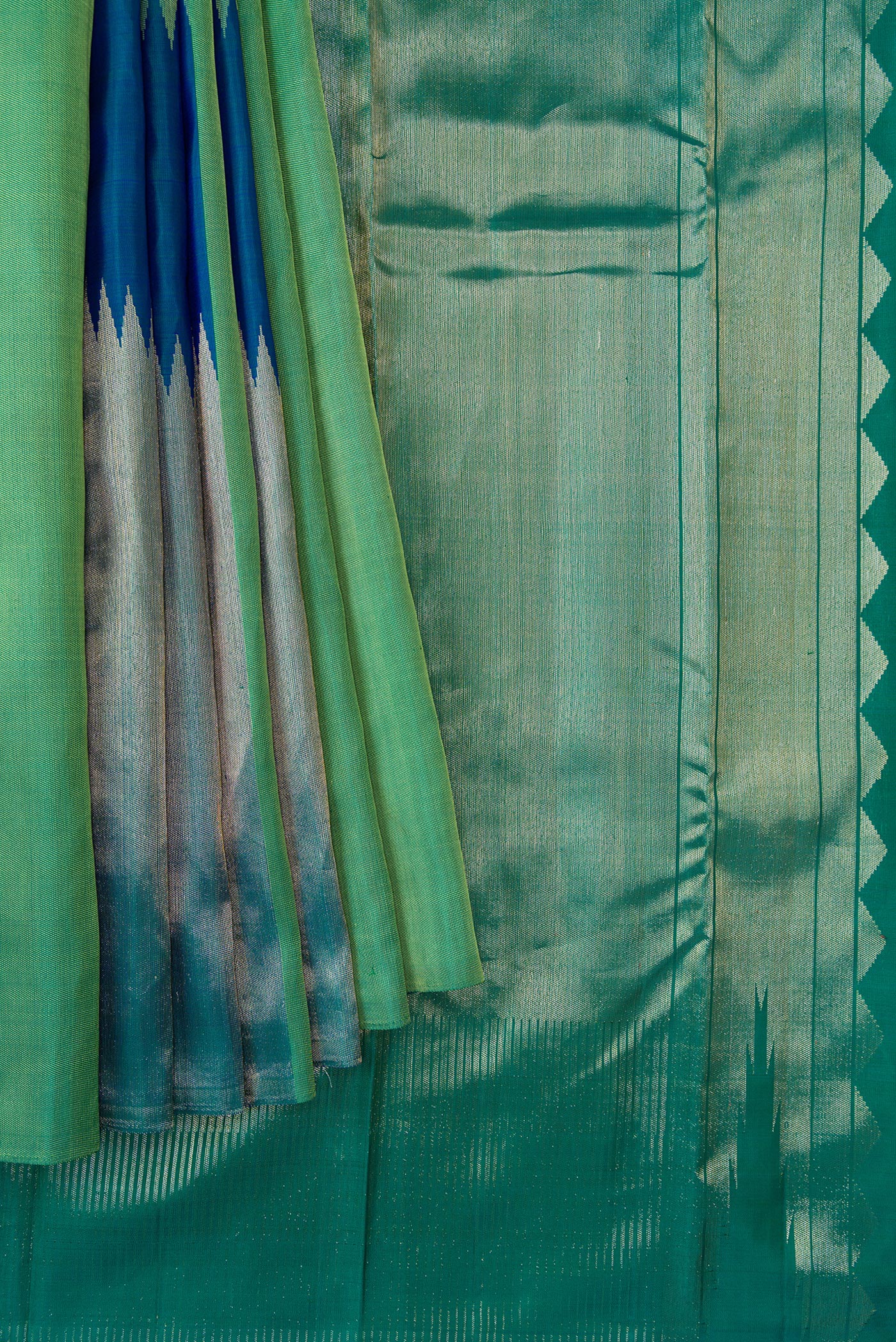 Blue and Green Color Kanchipuram Silk Saree - Image 3