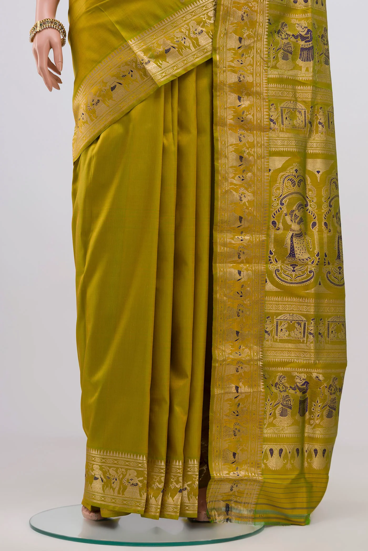 Green Baluchari Silk Saree - Image 3