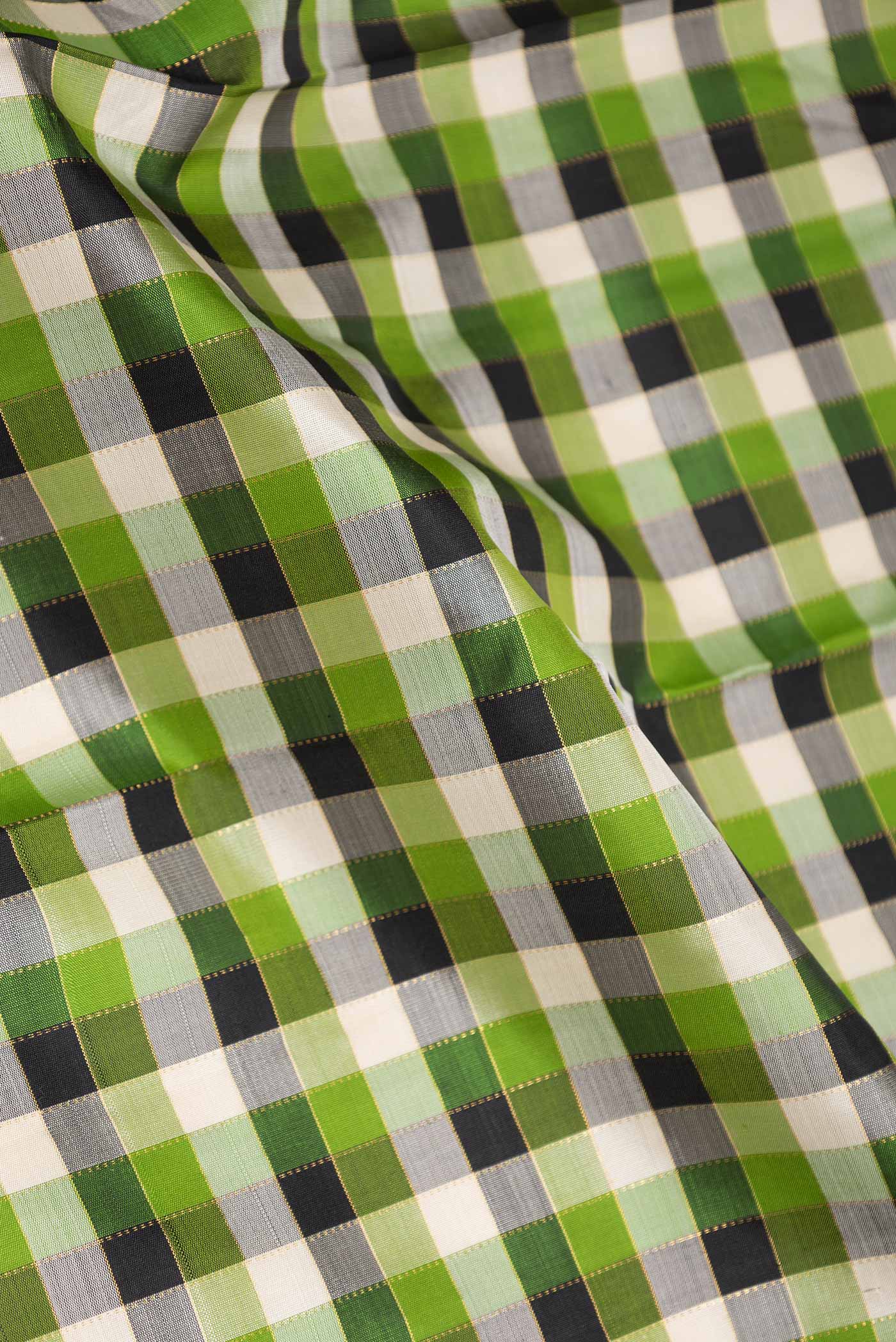 Green,Black and Beige Color Kanjivaram Silk Saree - Image 2