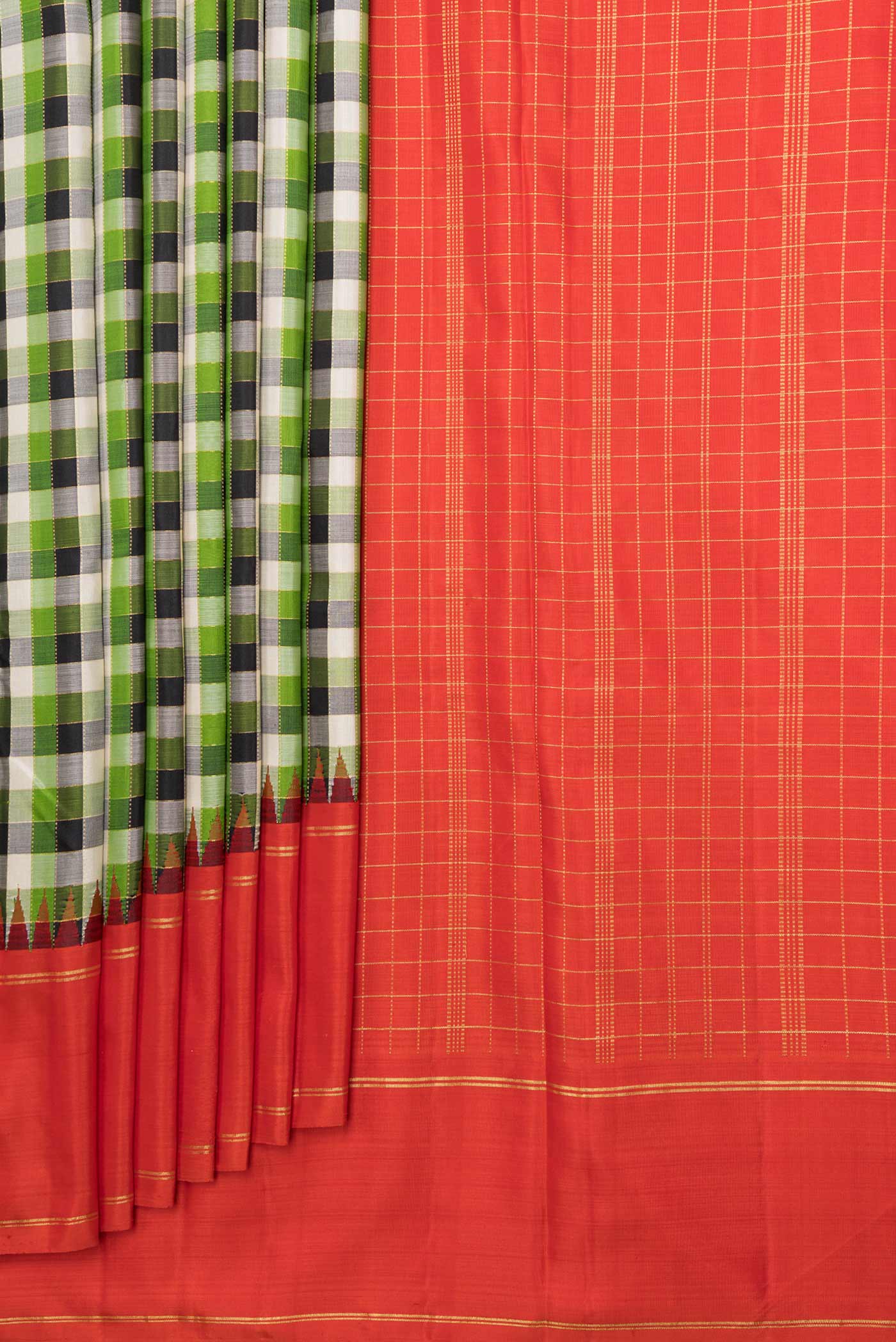 Green,Black and Beige Color Kanjivaram Silk Saree - Image 4