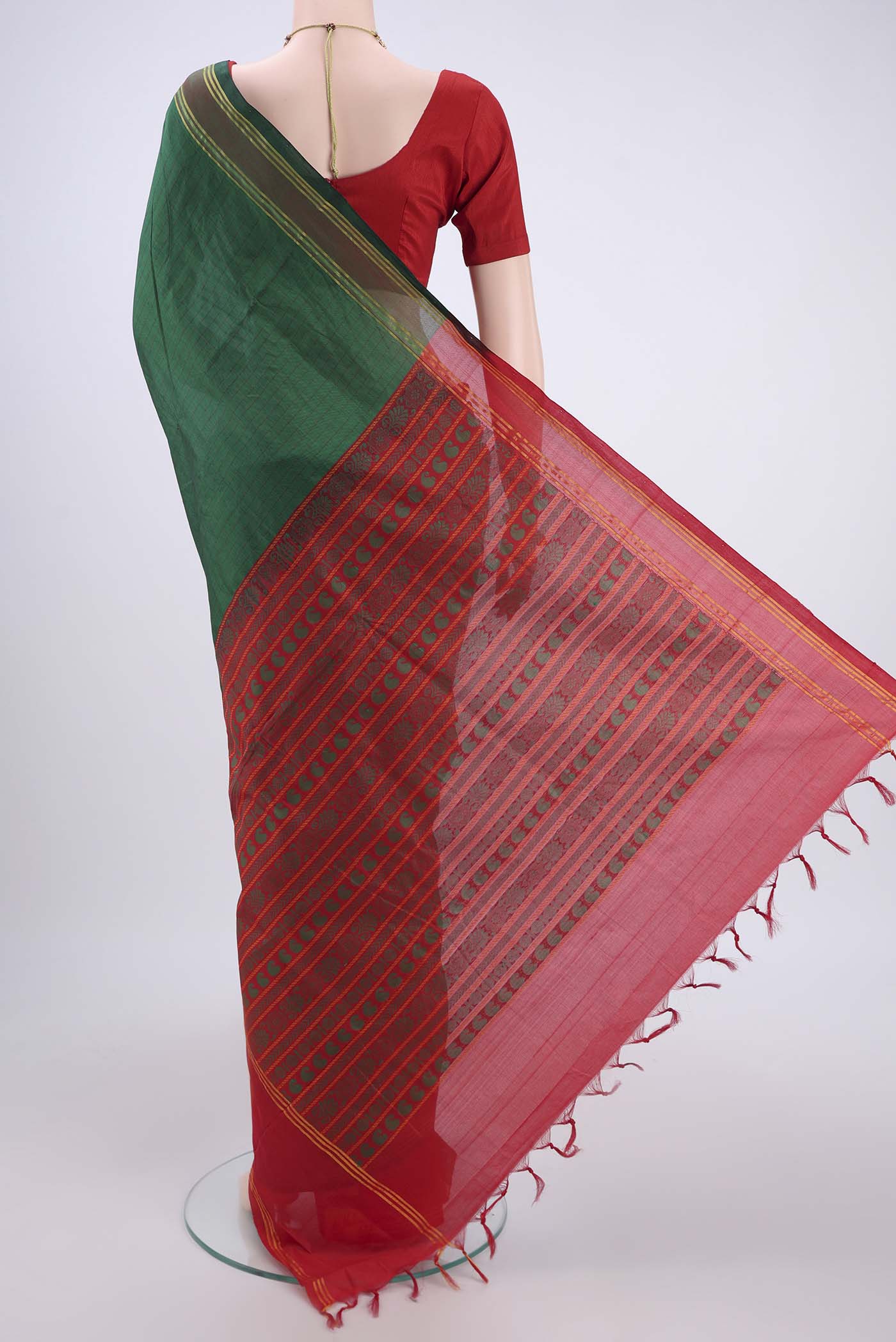 Green Blended Poly Cotton Saree - Image 3