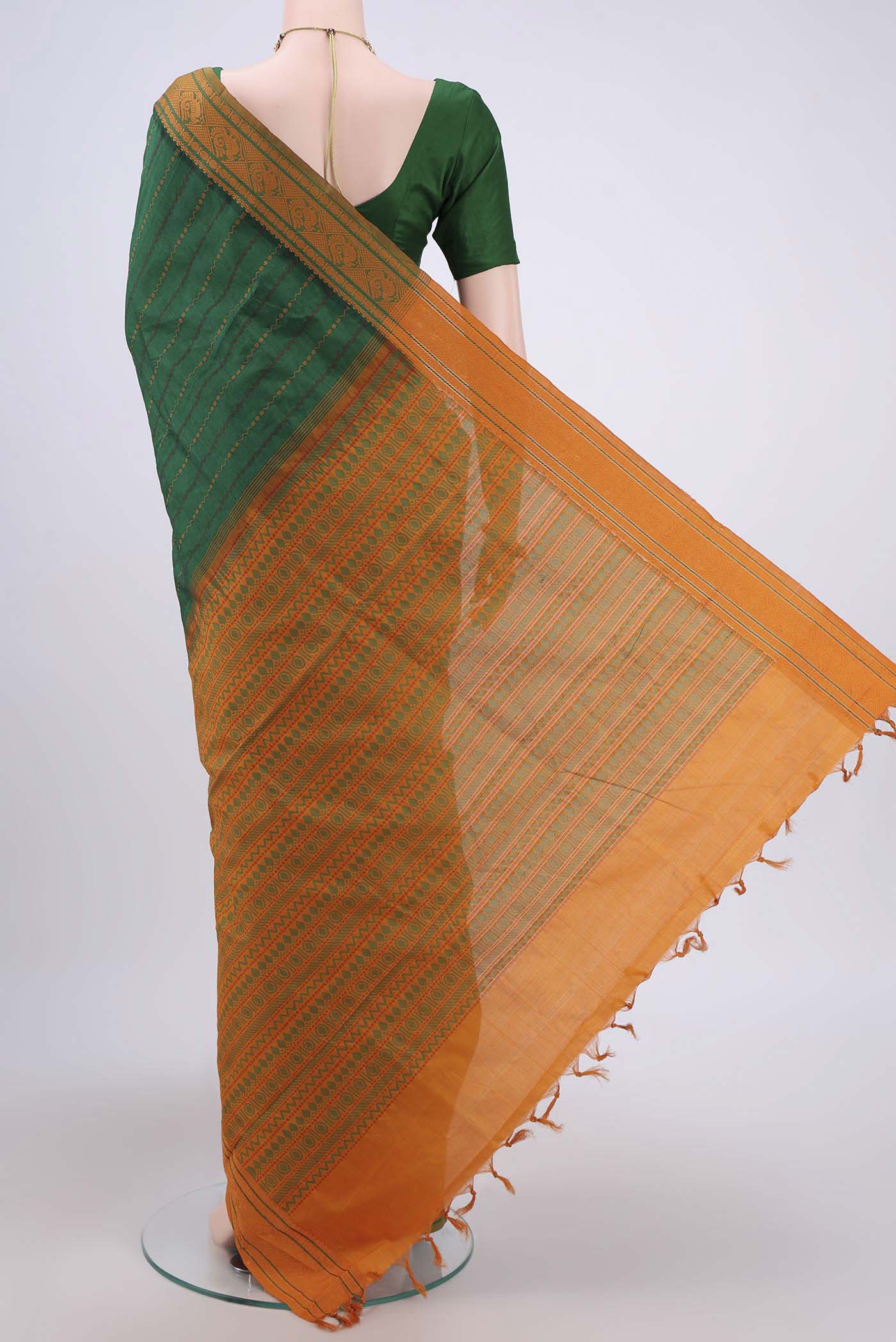 Green Blended Poly Cotton Saree - Image 3