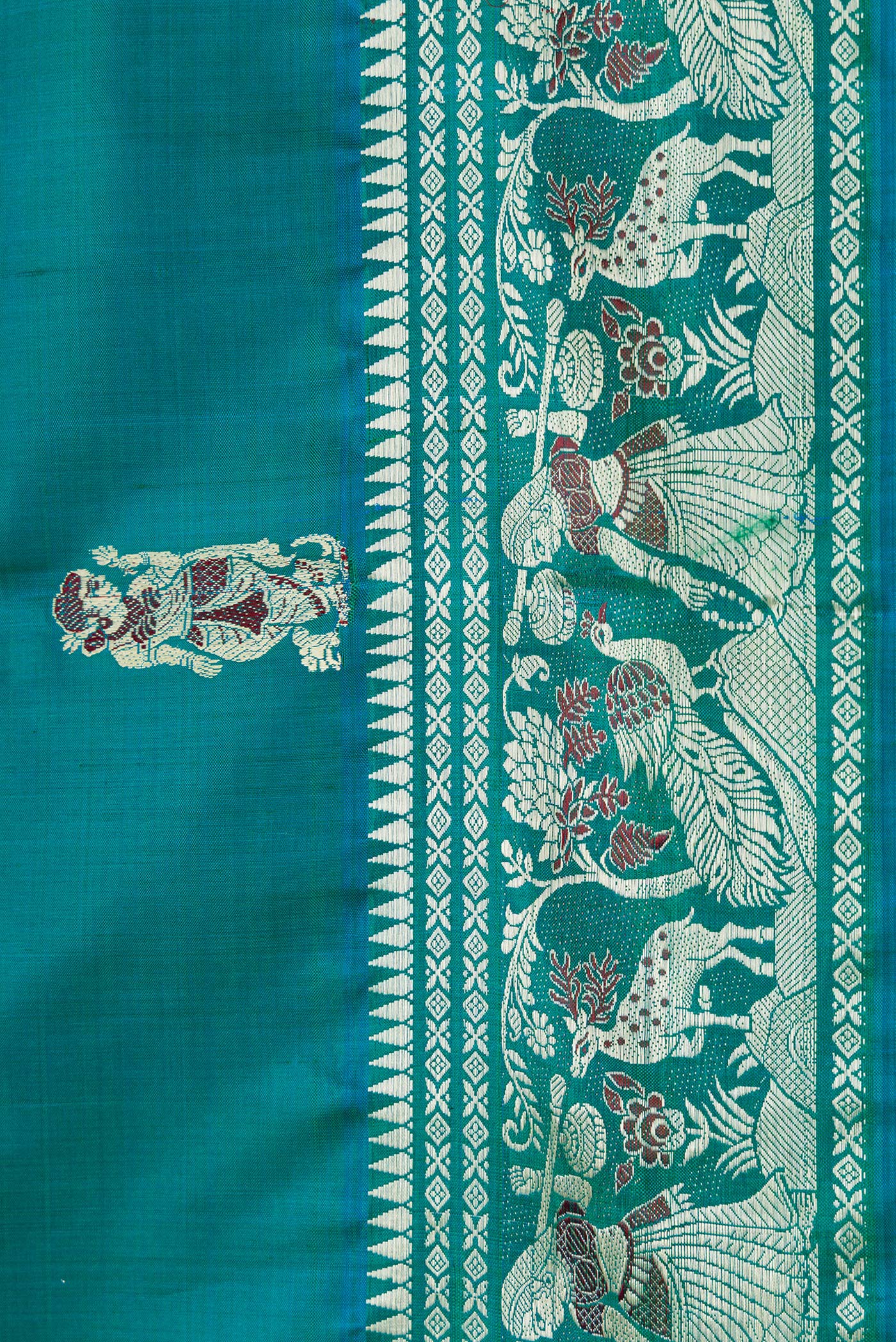 Peacock Blue Dual Tone Baluchari Silk Saree - Image 3