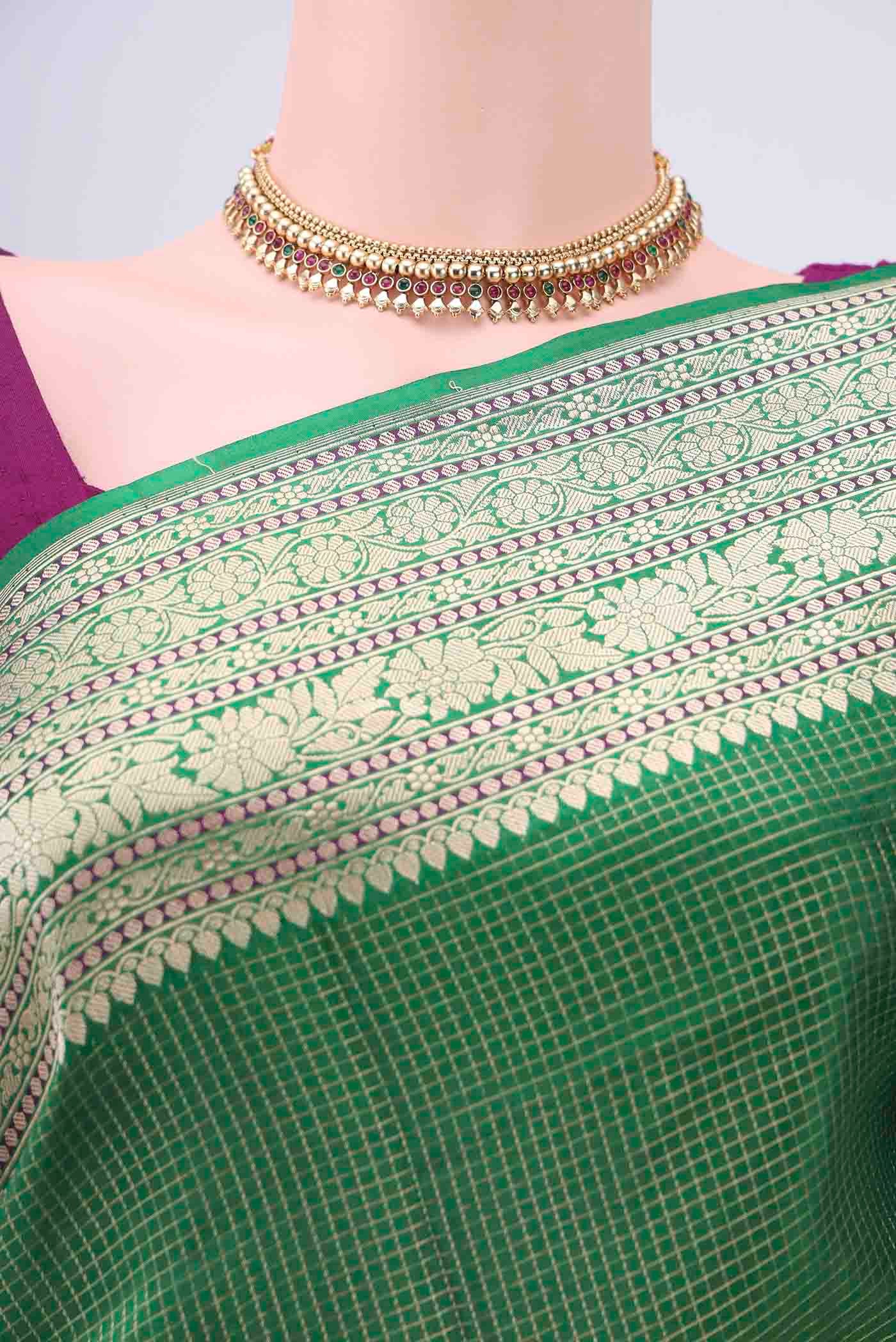 Green Dual Tone Banarasi Silk Saree - Image 2