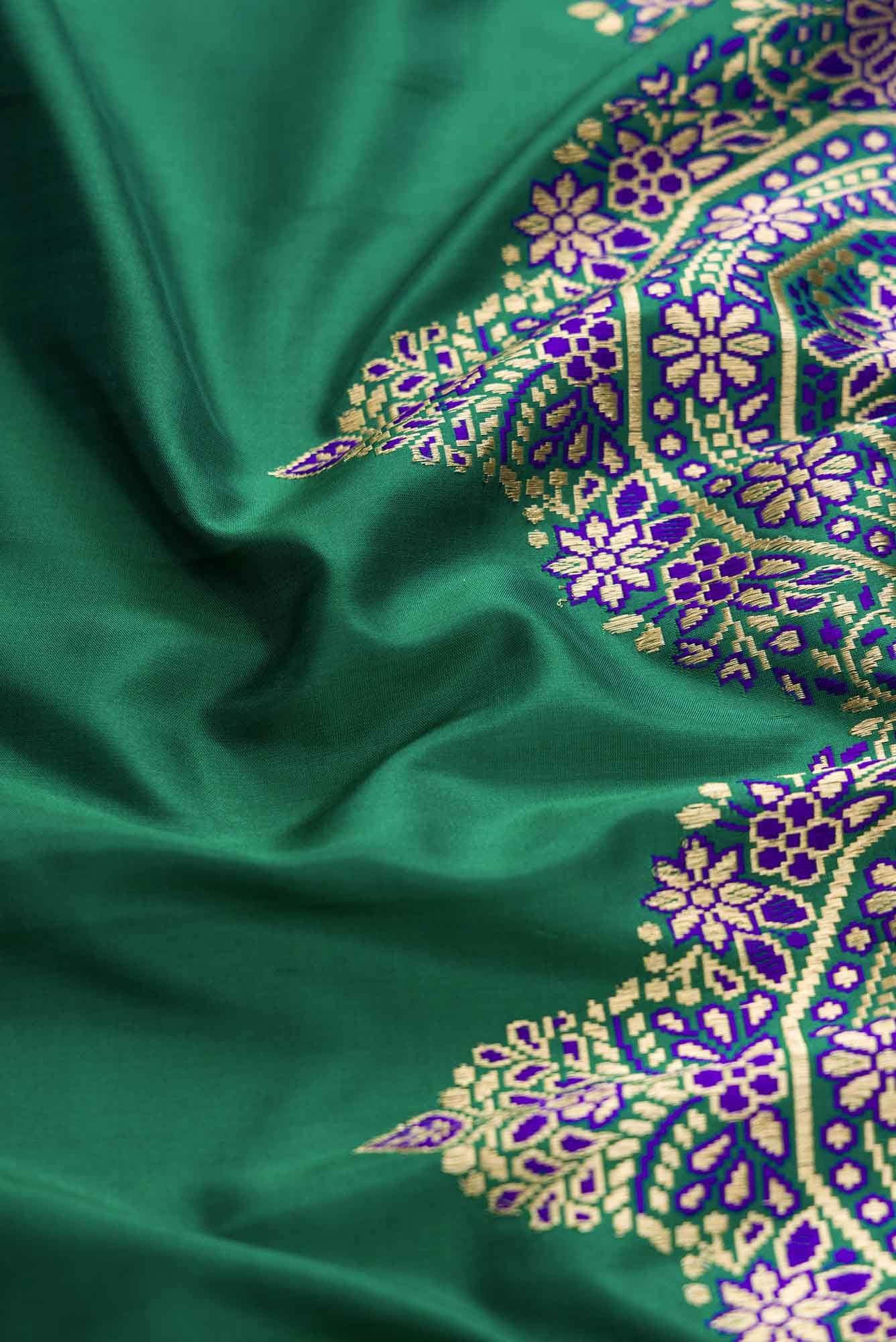 Pure Silk Pure Zari Green Dual Tone Banarasi Saree - Image 3
