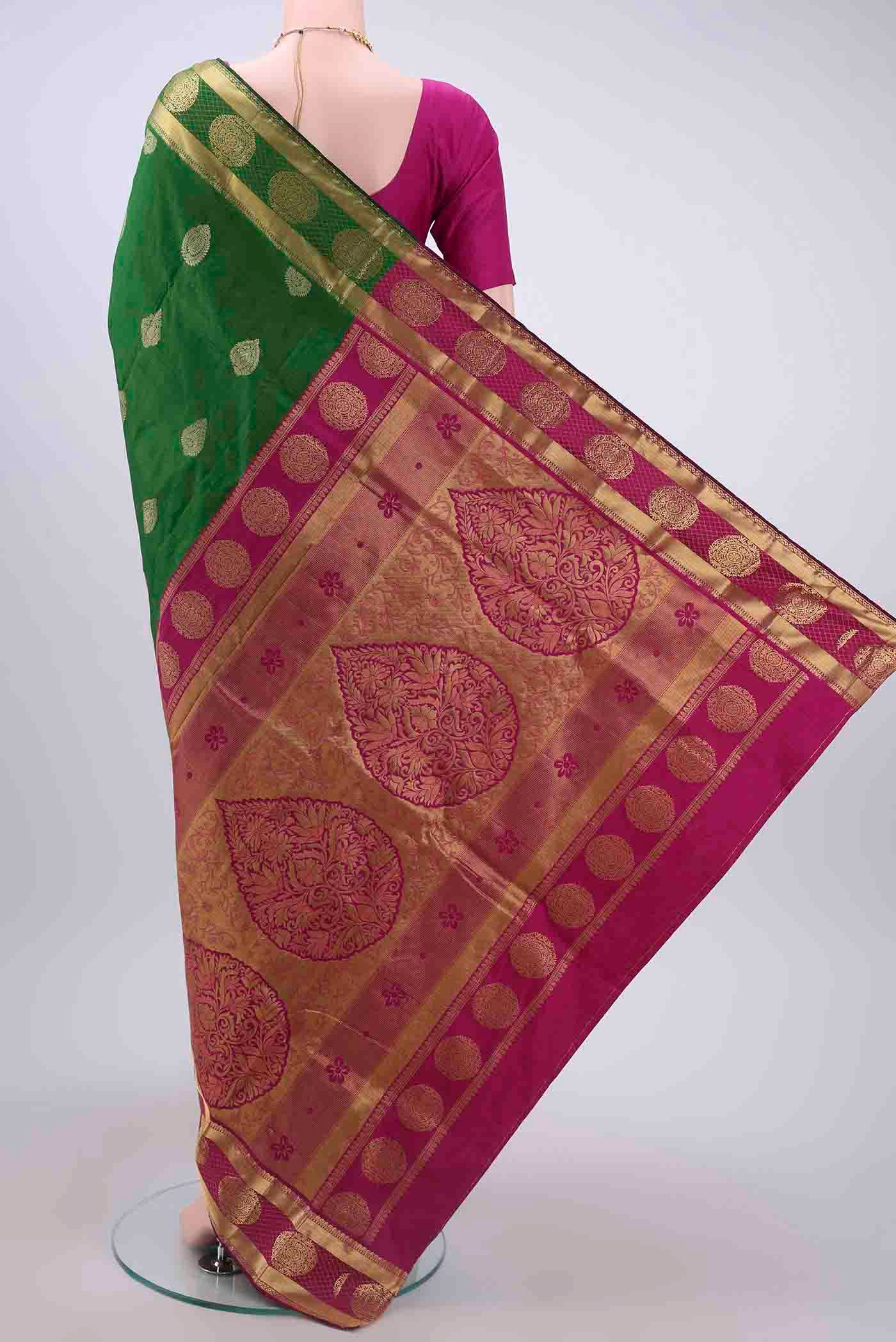 Green Dual Tone Blended Bangalore Silk Saree - Image 3
