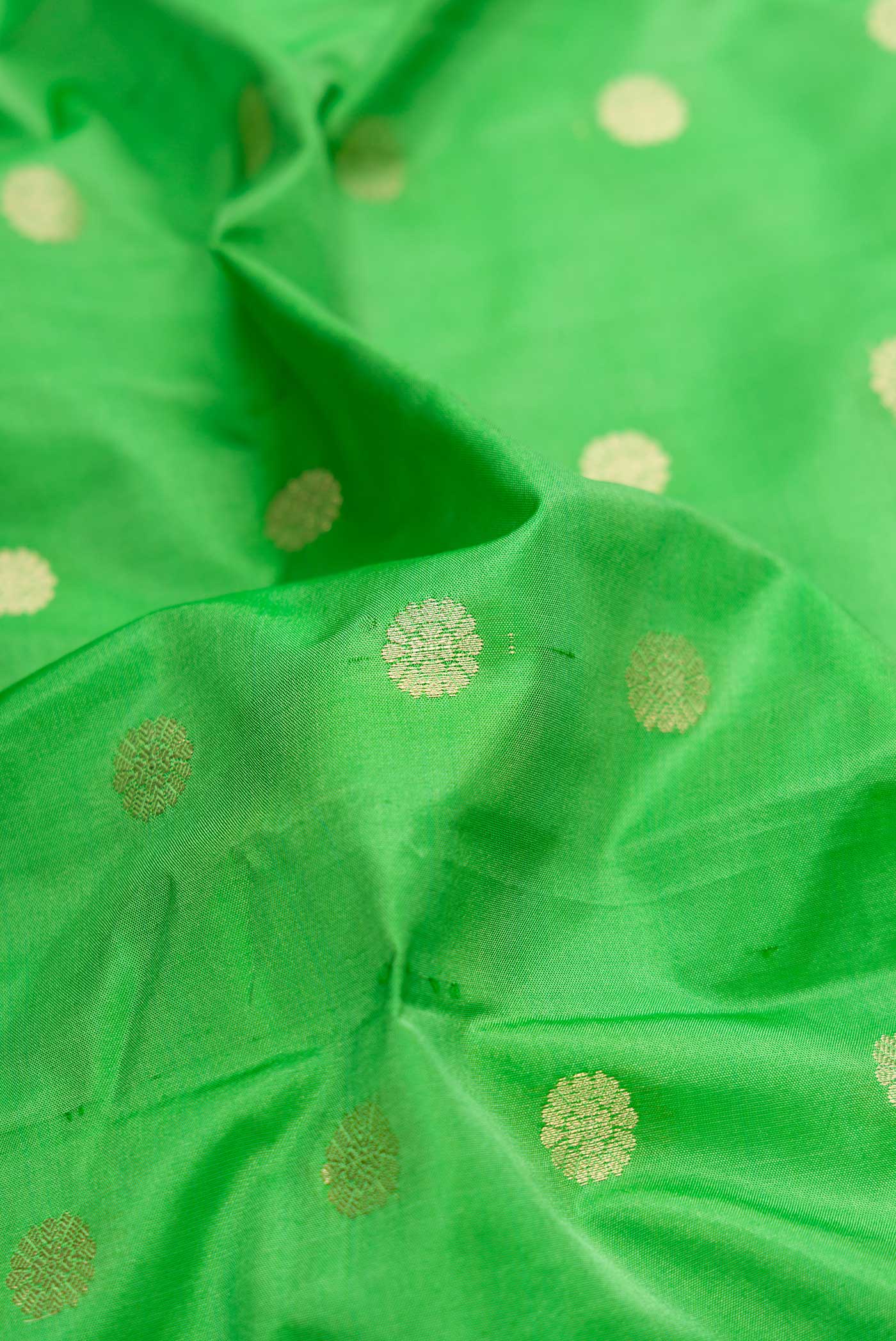 Parrot Green Blended Paithani Silk Saree - Image 2
