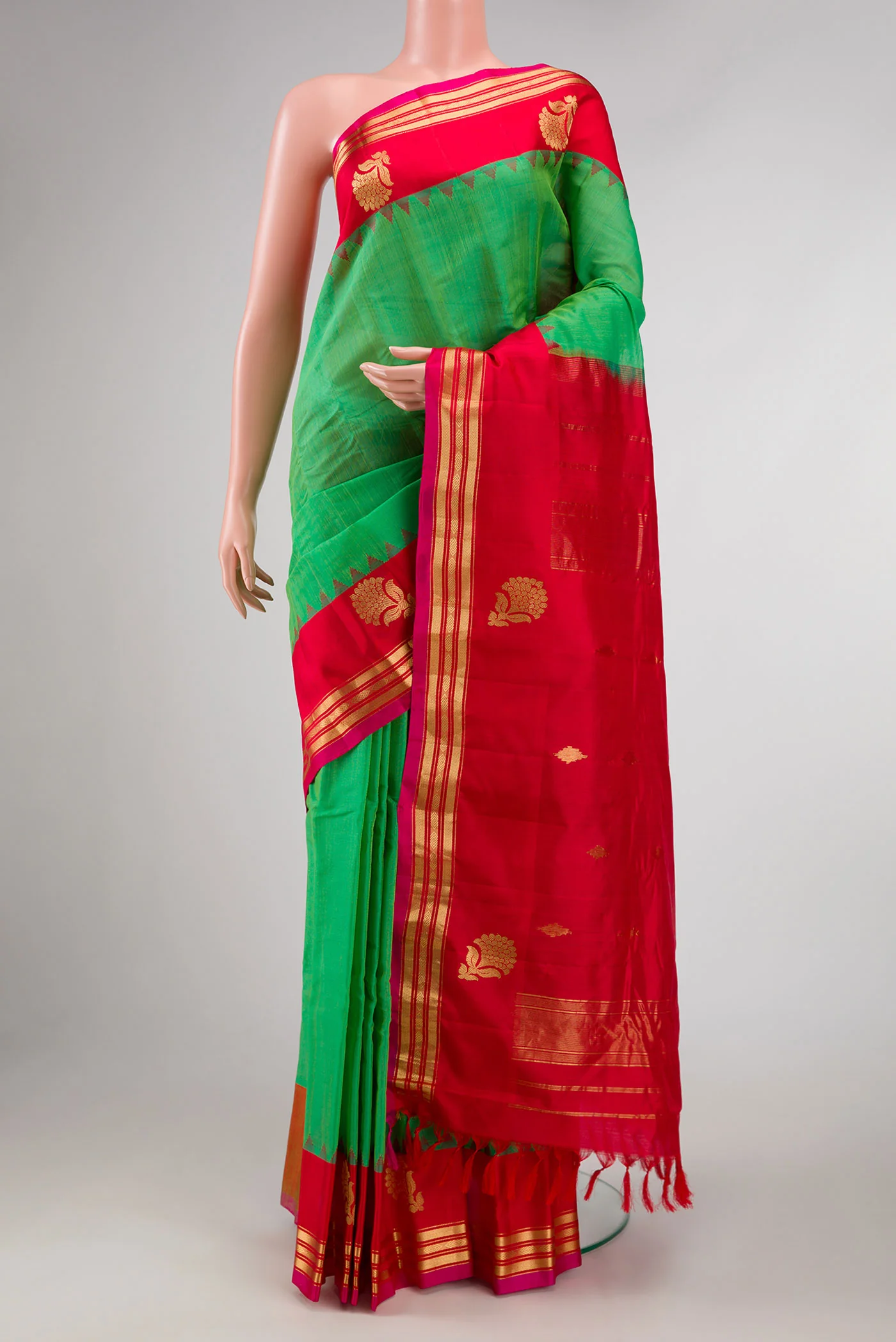 Green Dual Tone Gadwal Silk Saree