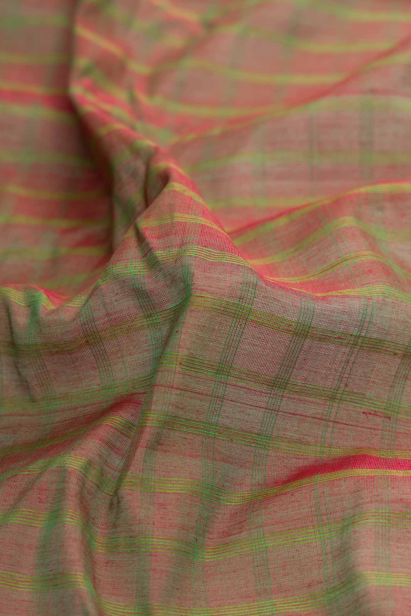Green with Red Color Gadwal cotton Saree - Image 2