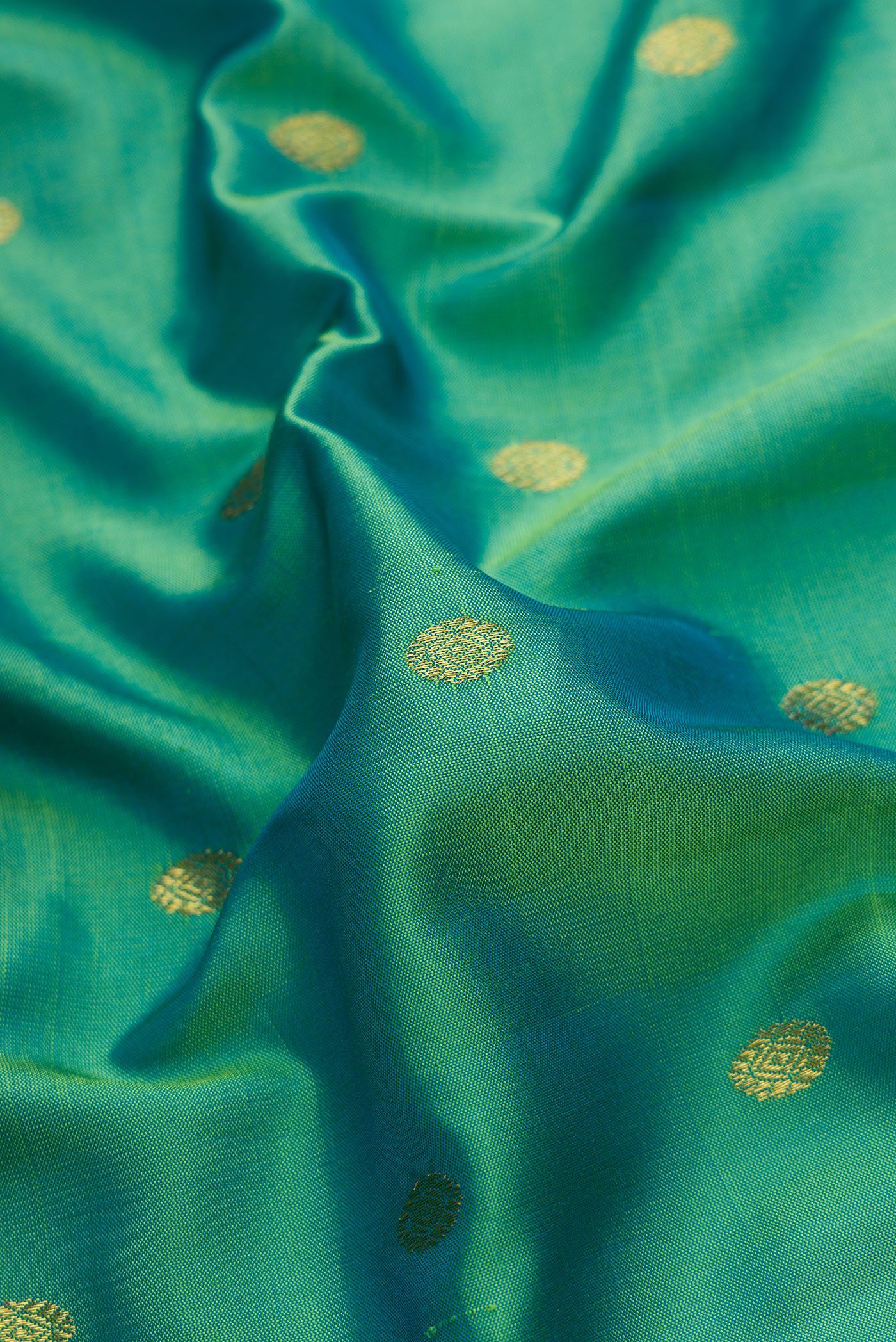 Blue with Green Color Gadwal Silk Saree - Image 2
