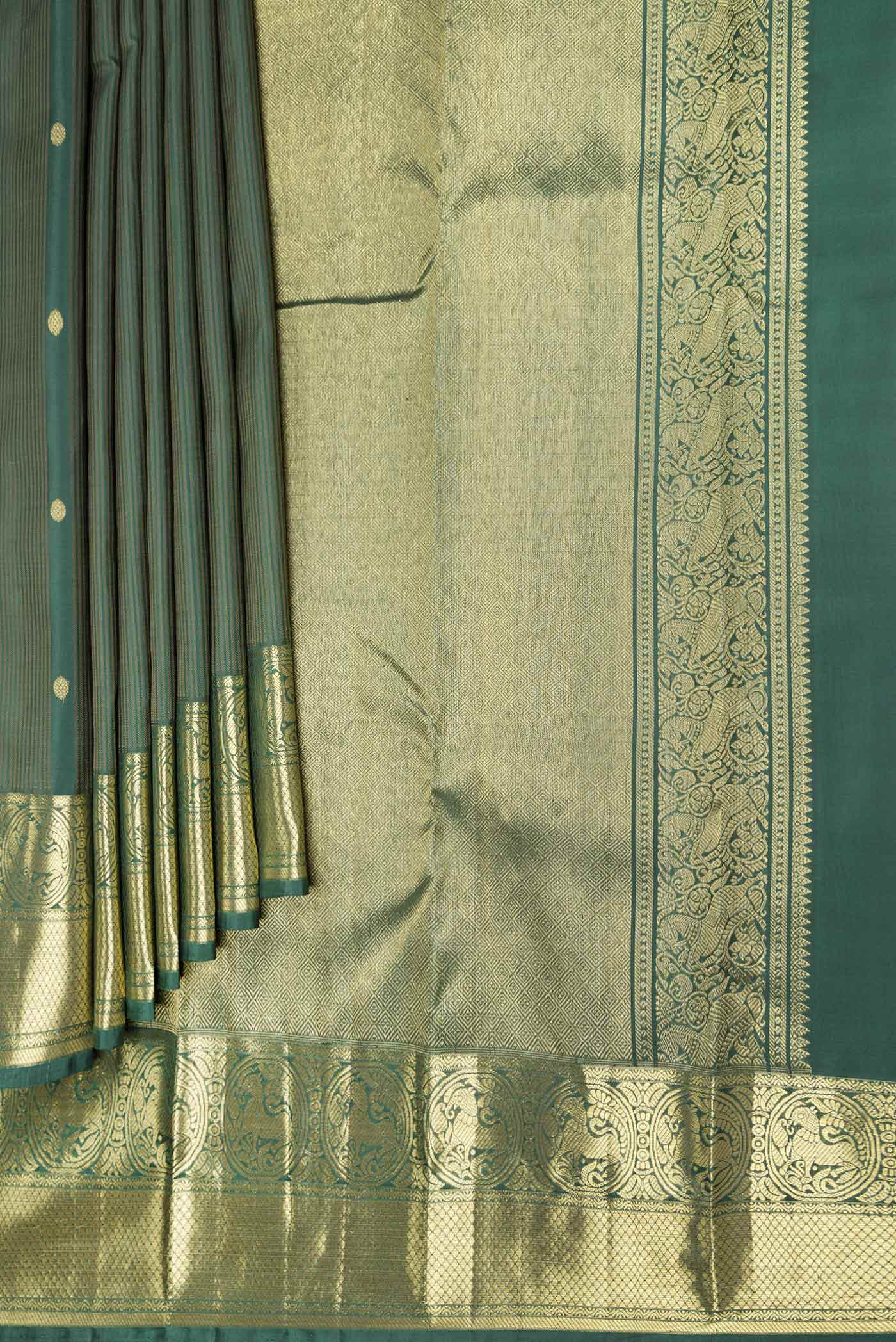 Green Dual Tone Kanchipuram Saree - Image 4