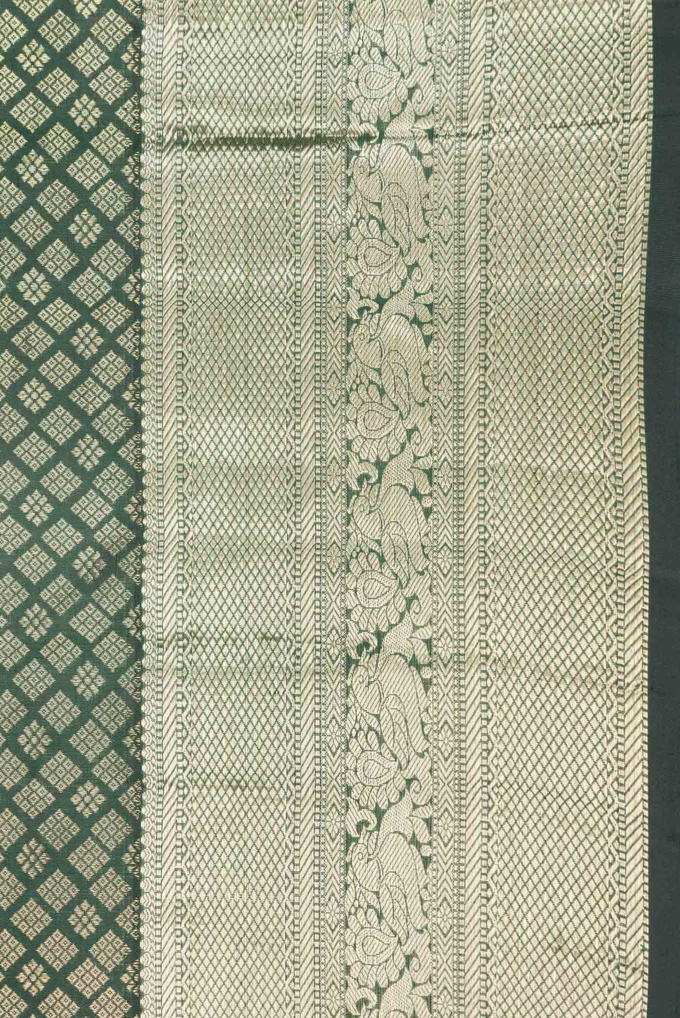 Green Dual Tone Kanjivaram Saree - Image 3