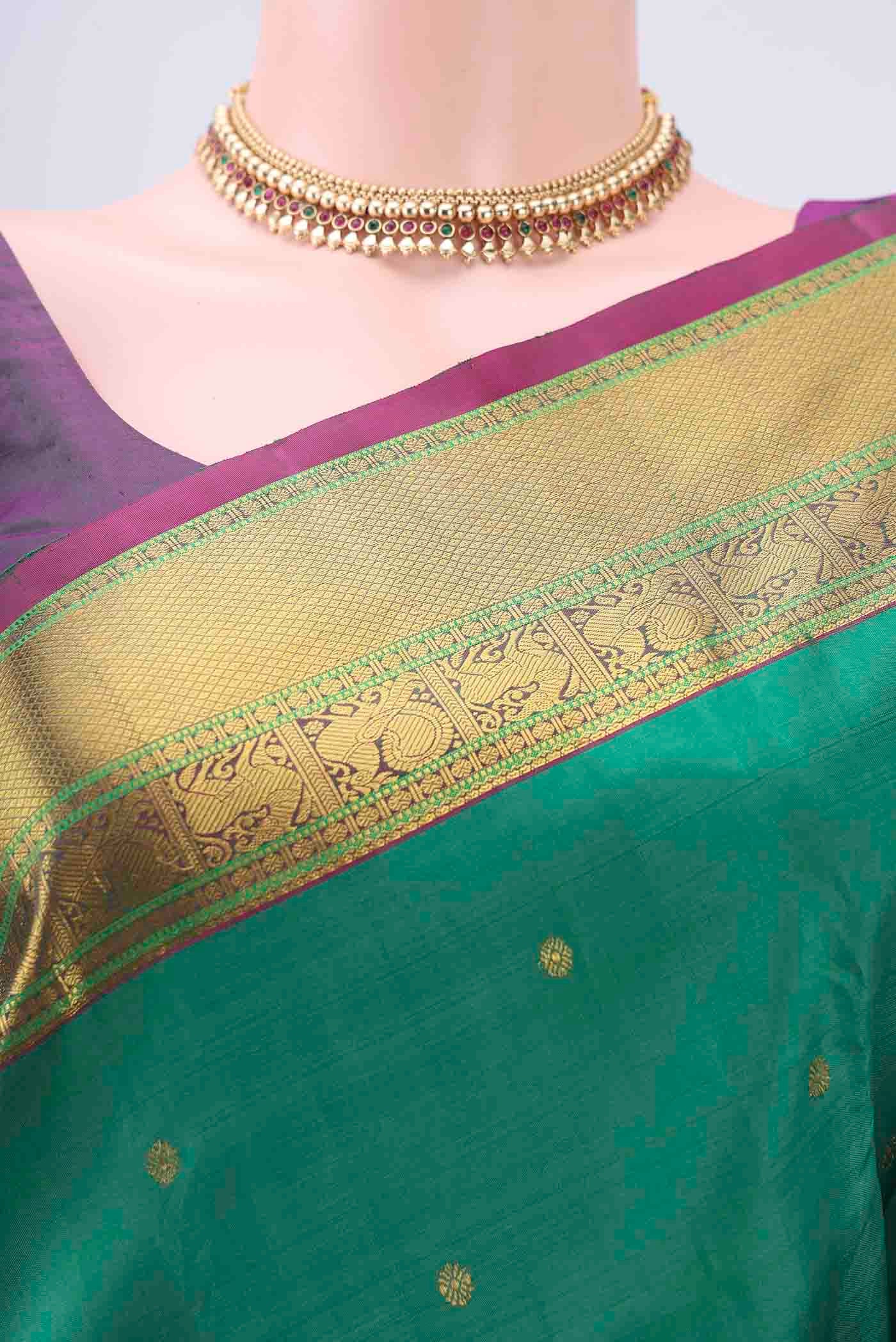 Green Dual Tone Kanchipuram Saree - Image 2