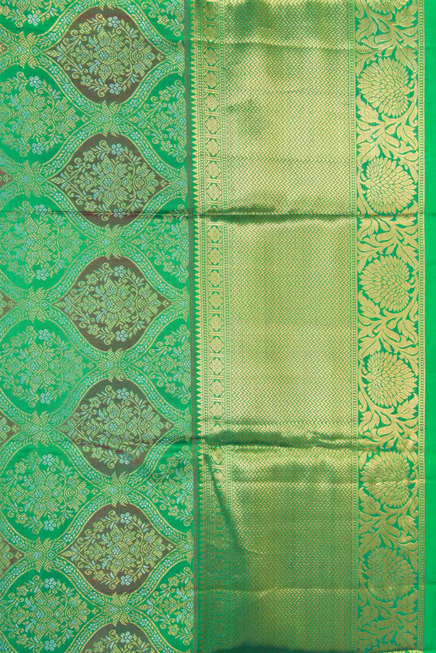 Green Dual Tone Kanjivaram Saree - Image 3