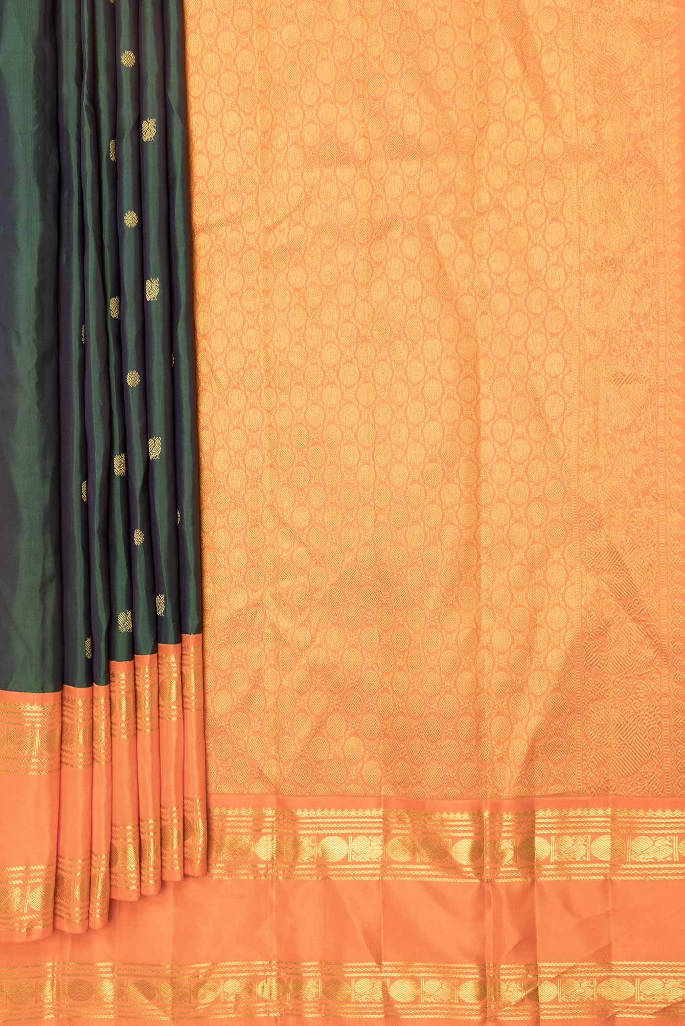 Green Dual Tone Kanjivaram Saree - Image 4