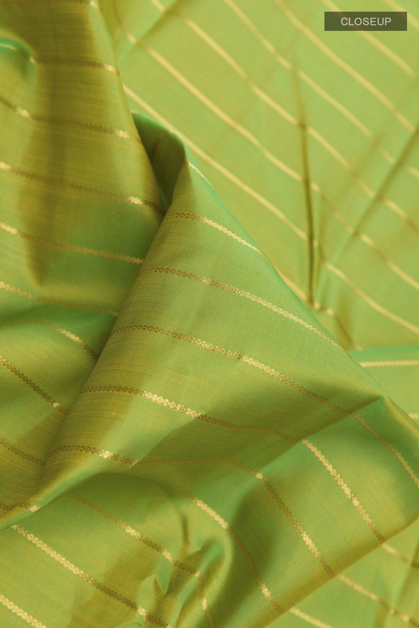 Green Dual Tone Kanjivaram Silk Saree - Image 2
