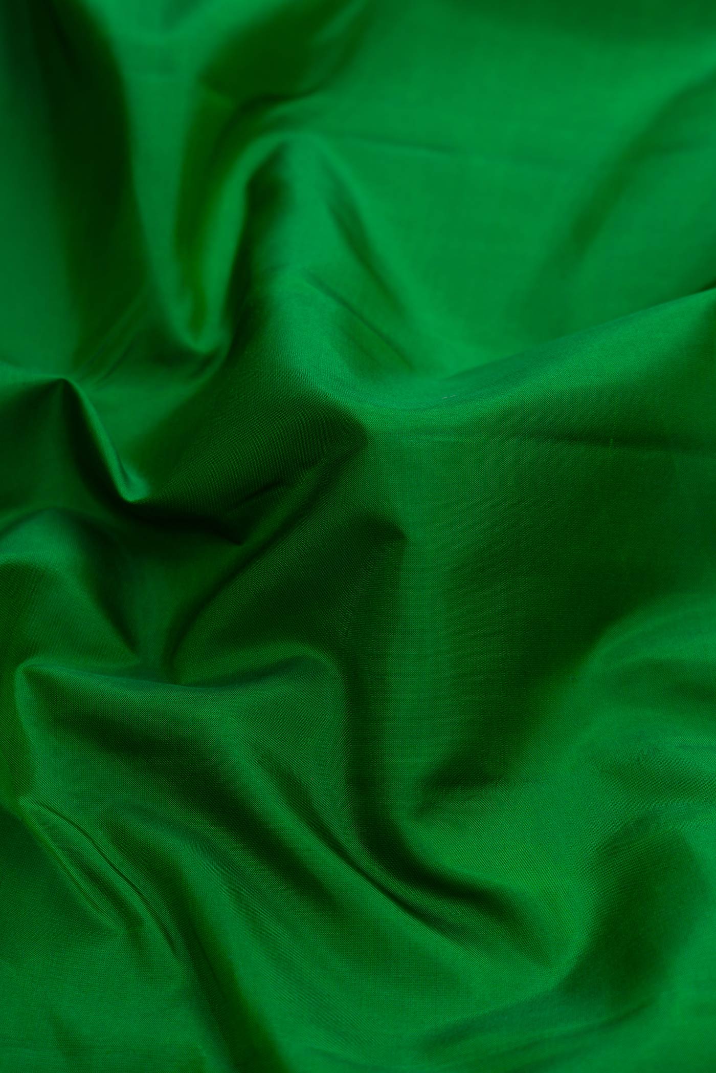 Green Dual Tone Kanchipuram Silk Saree - Image 2