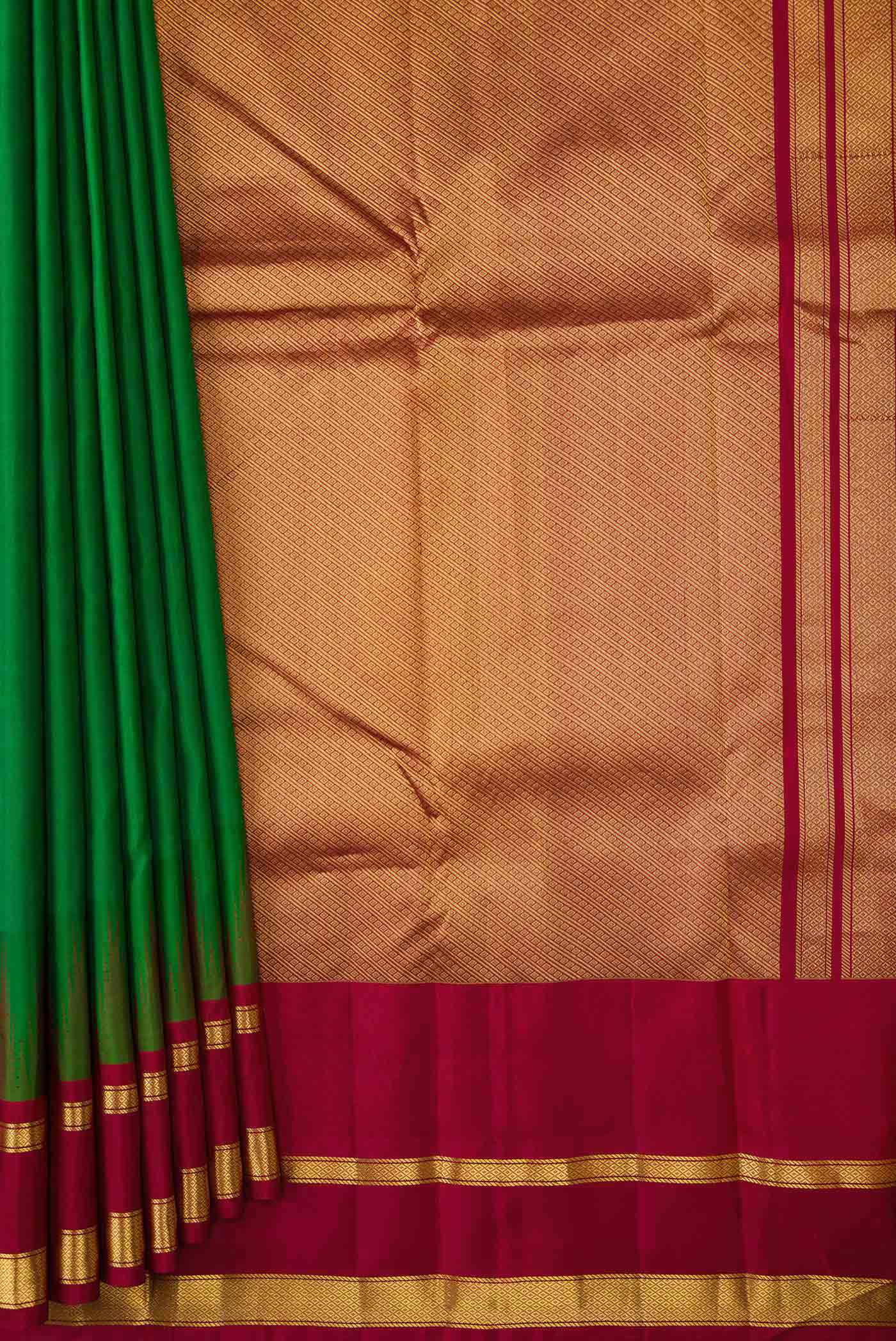 Green Dual Tone Kanchipuram Silk Saree - Image 4