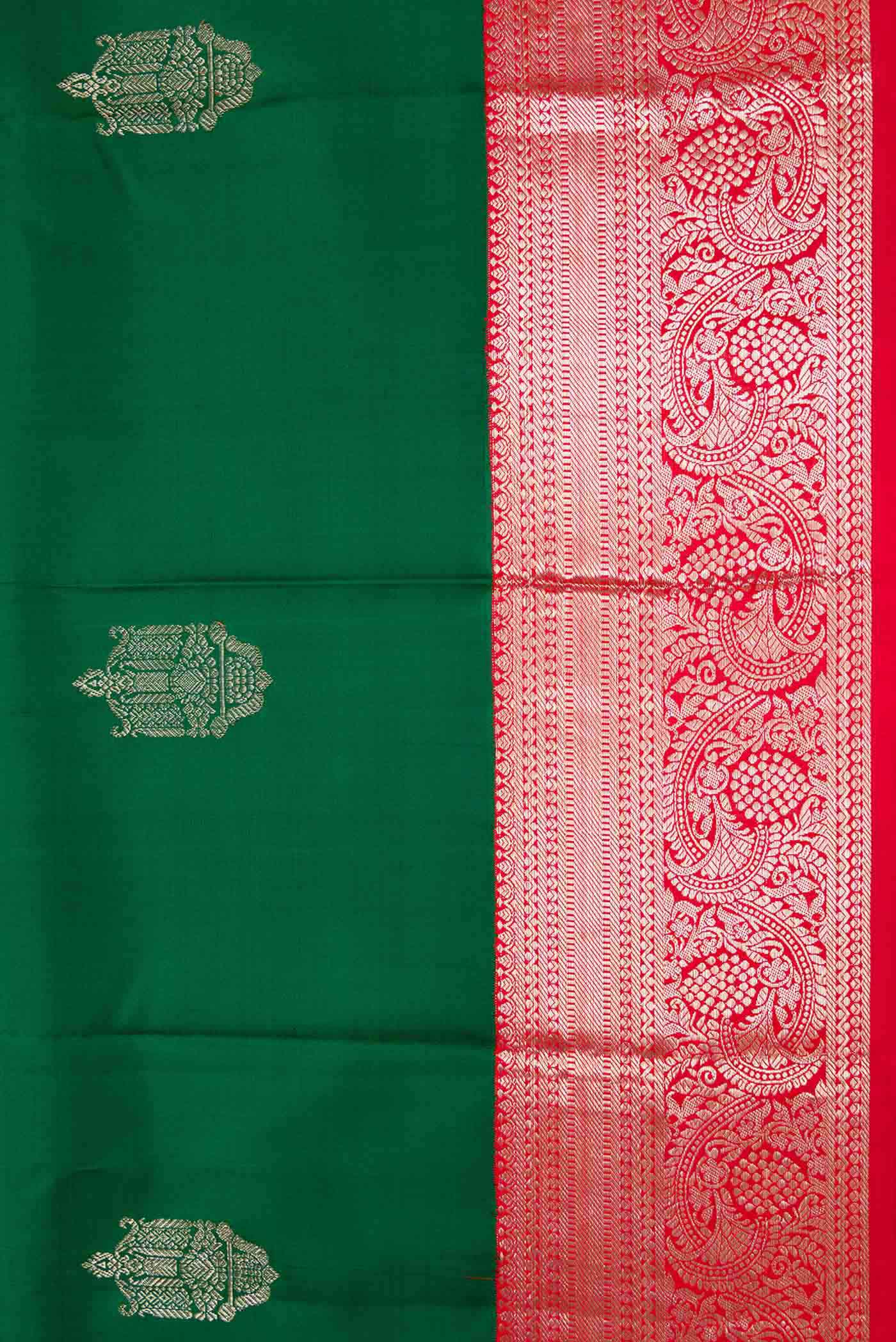 Green Dual Tone Kanjivaram Silk Saree - Image 3