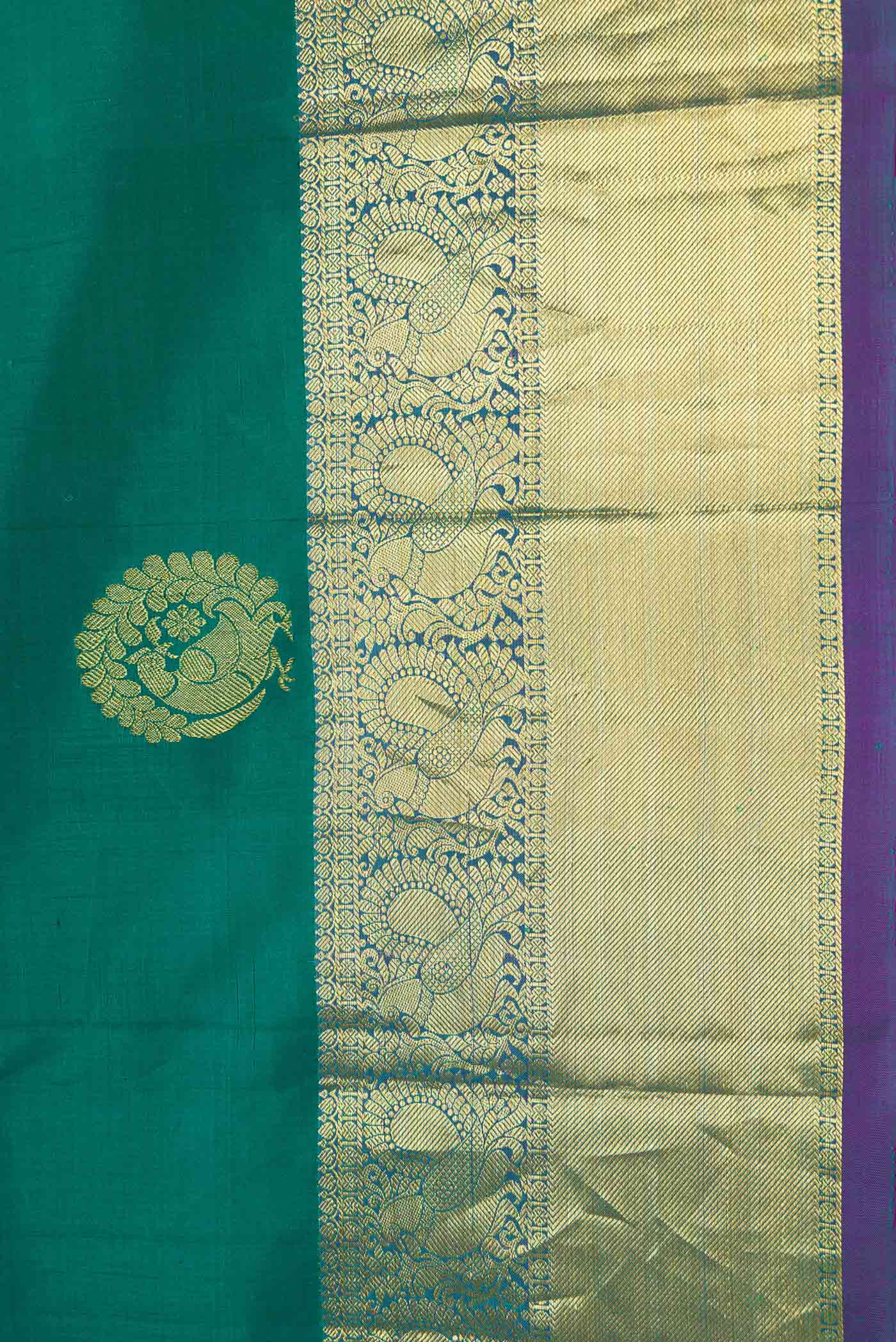 Green Dual Tone Kanjivaram Silk Saree - Image 3