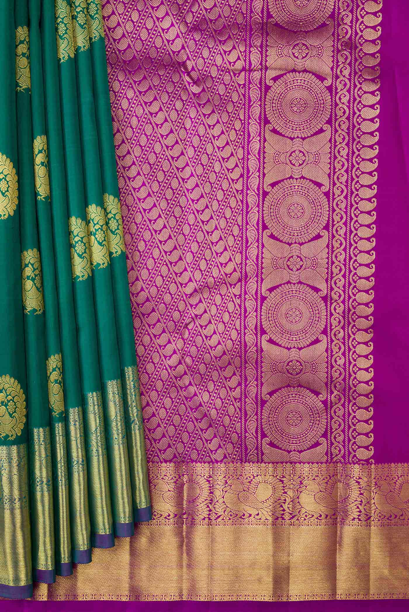 Green Dual Tone Kanjivaram Silk Saree - Image 4