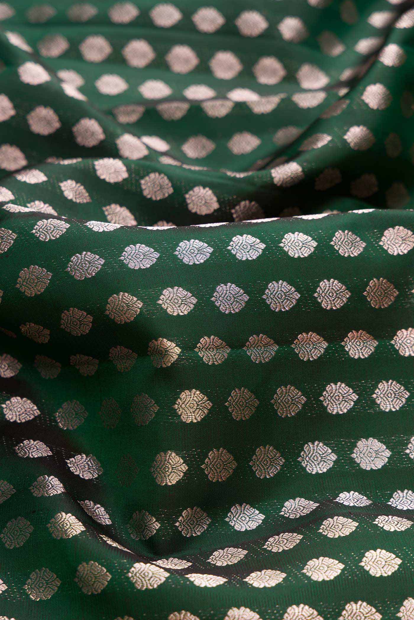 Green Dual Tone Kanjivaram Silk Saree - Image 2
