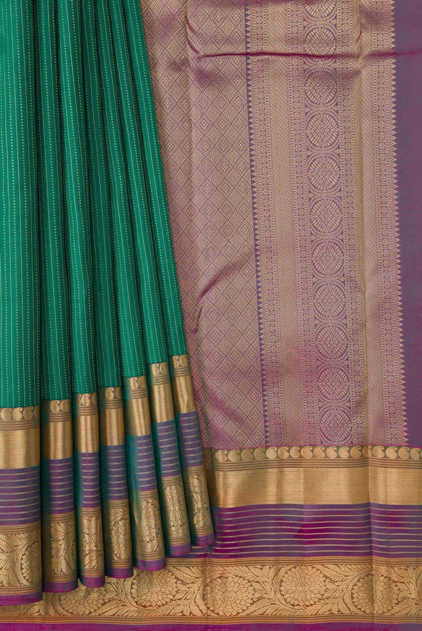 Green Dual Tone Kanchipuram Silk Saree - Image 4