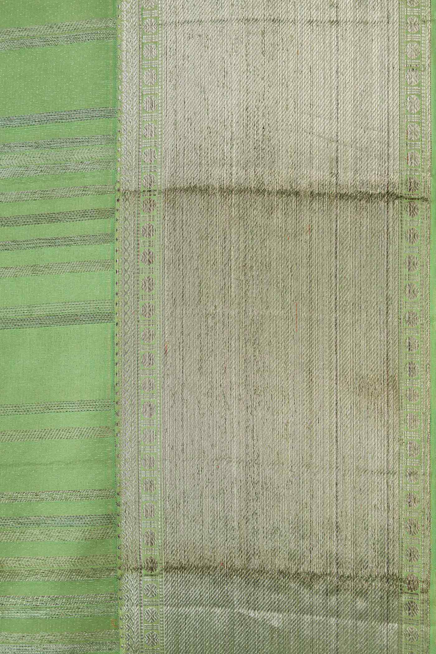 Green Dual Tone Kanjivaram Silk Saree - Image 3