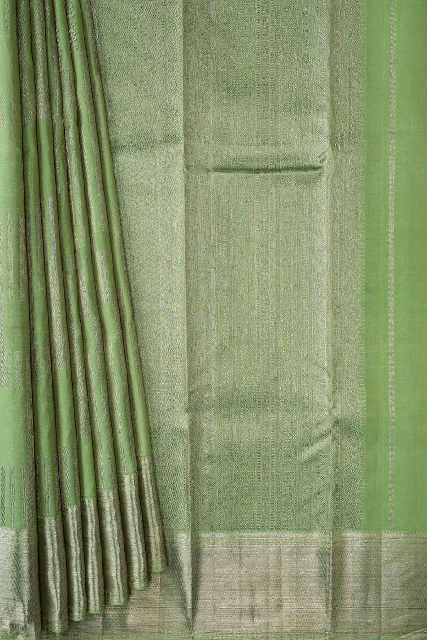 Green Dual Tone Kanjivaram Silk Saree - Image 4