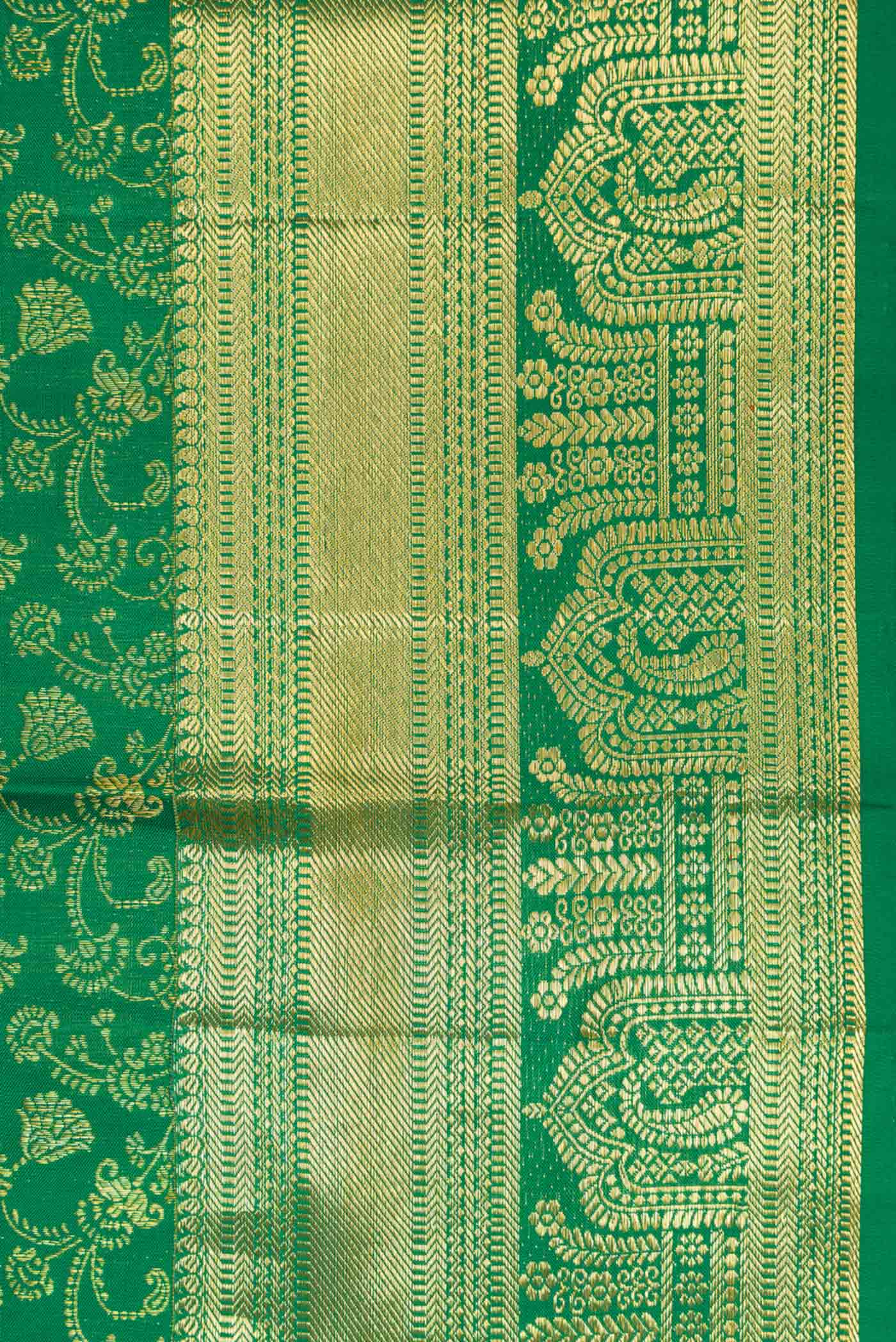 Green Dual Tone Kanjivaram Silk Saree - Image 3