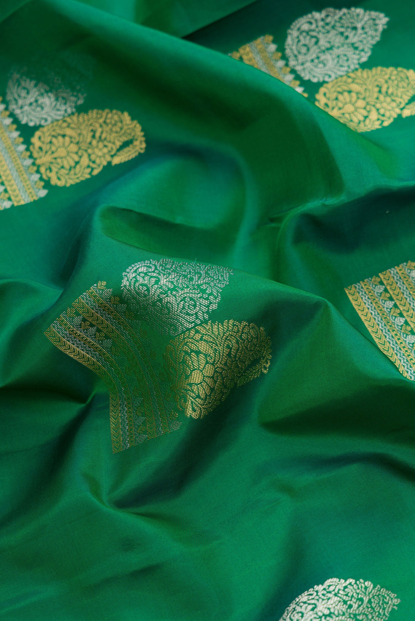 Green Kanchipuram Silk Saree - Image 2