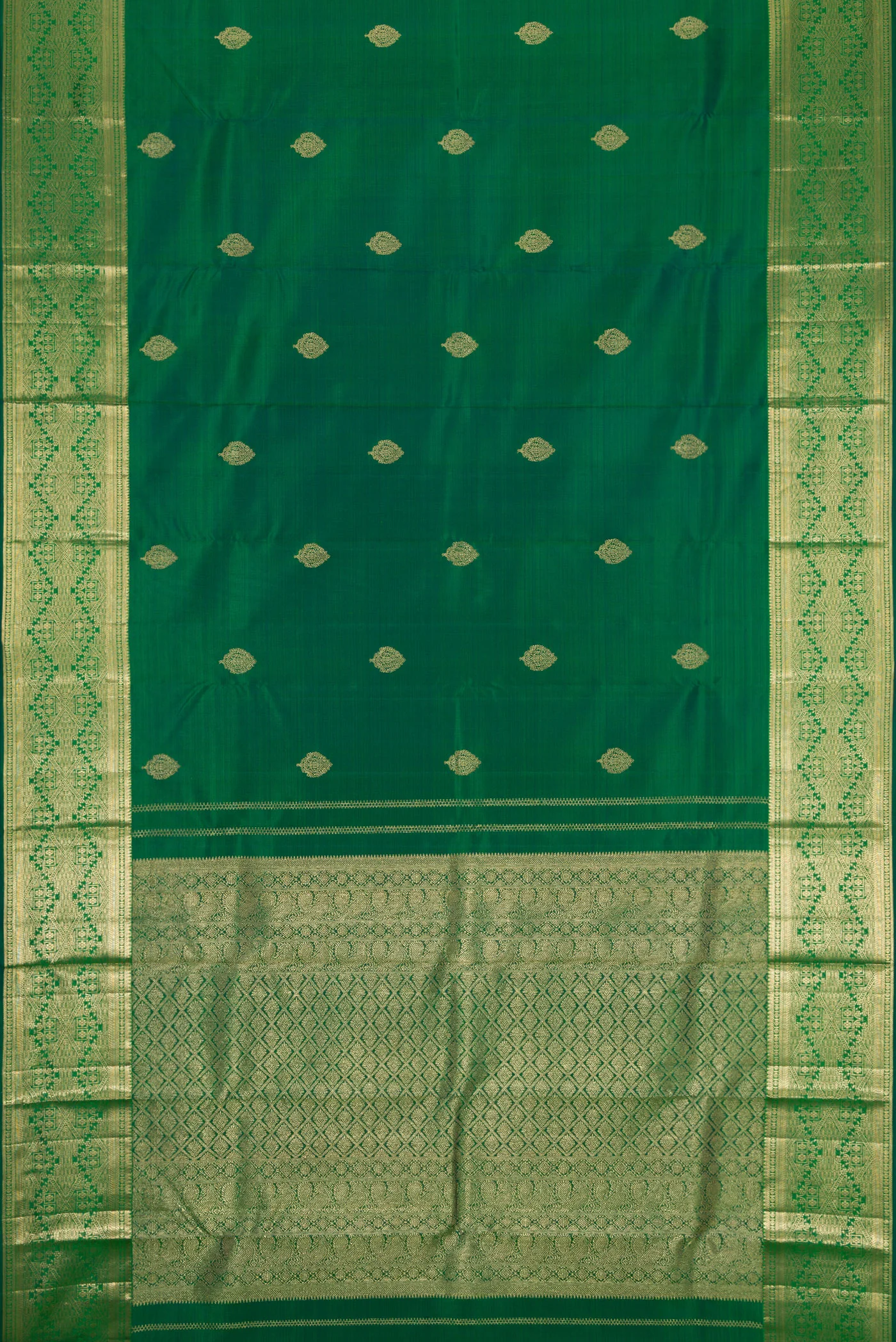 Green with Blue Color Kanchipuram Silk Saree - Image 6