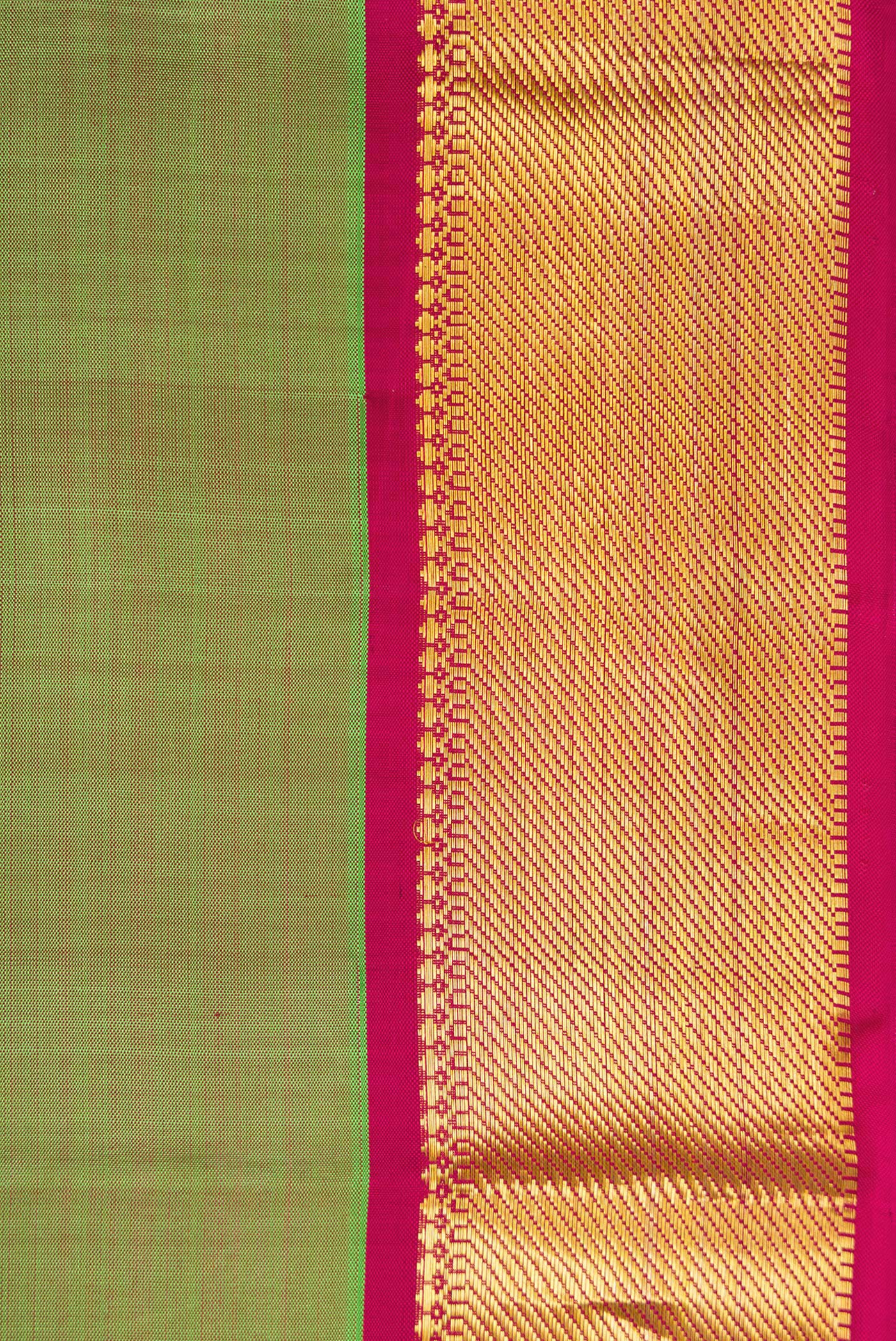 Green with Maroon Color Kanchipuram Silk Saree - Image 3