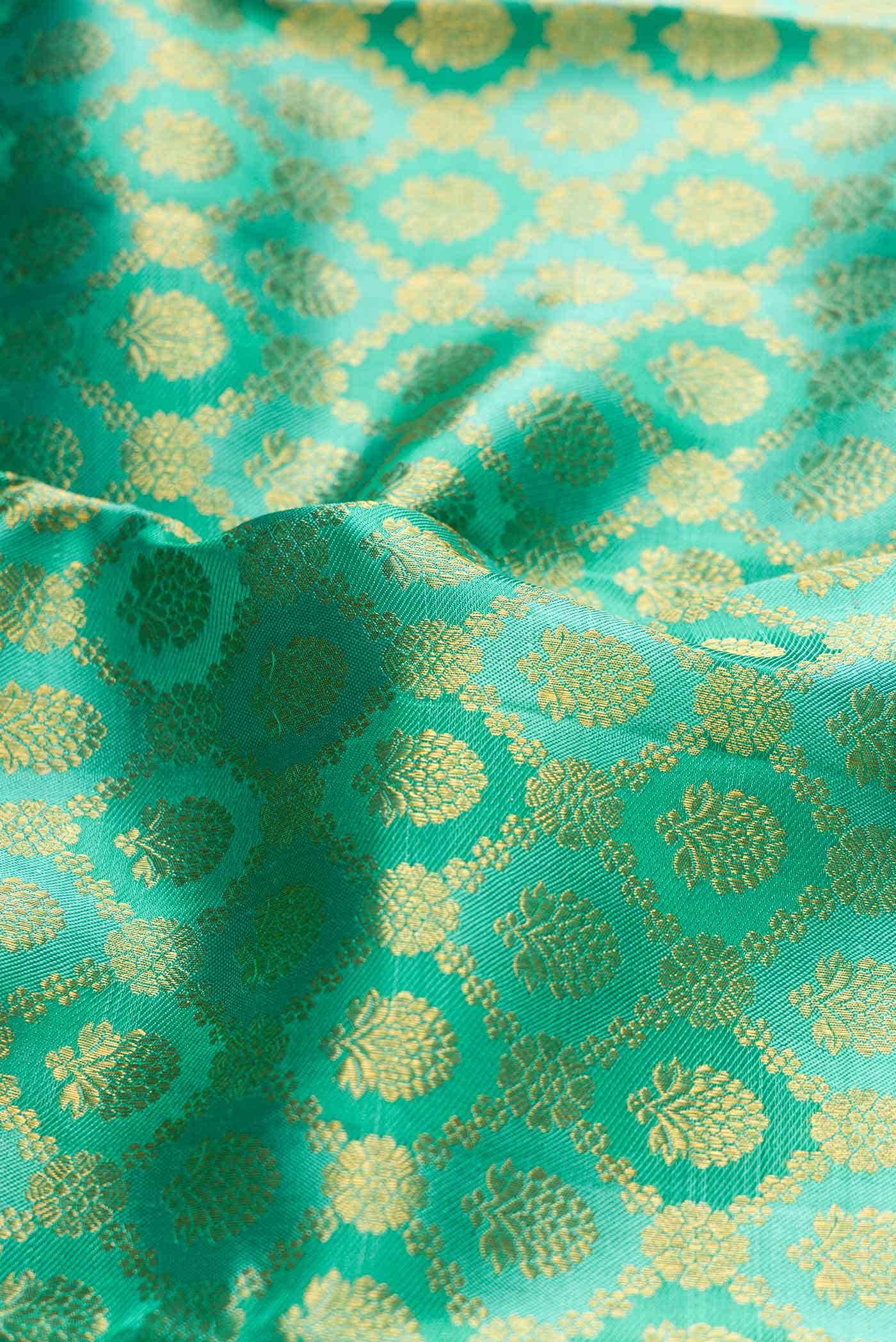 Pure Silk Pure Zari Green Dual Tone Kanjivaram Saree - Image 3