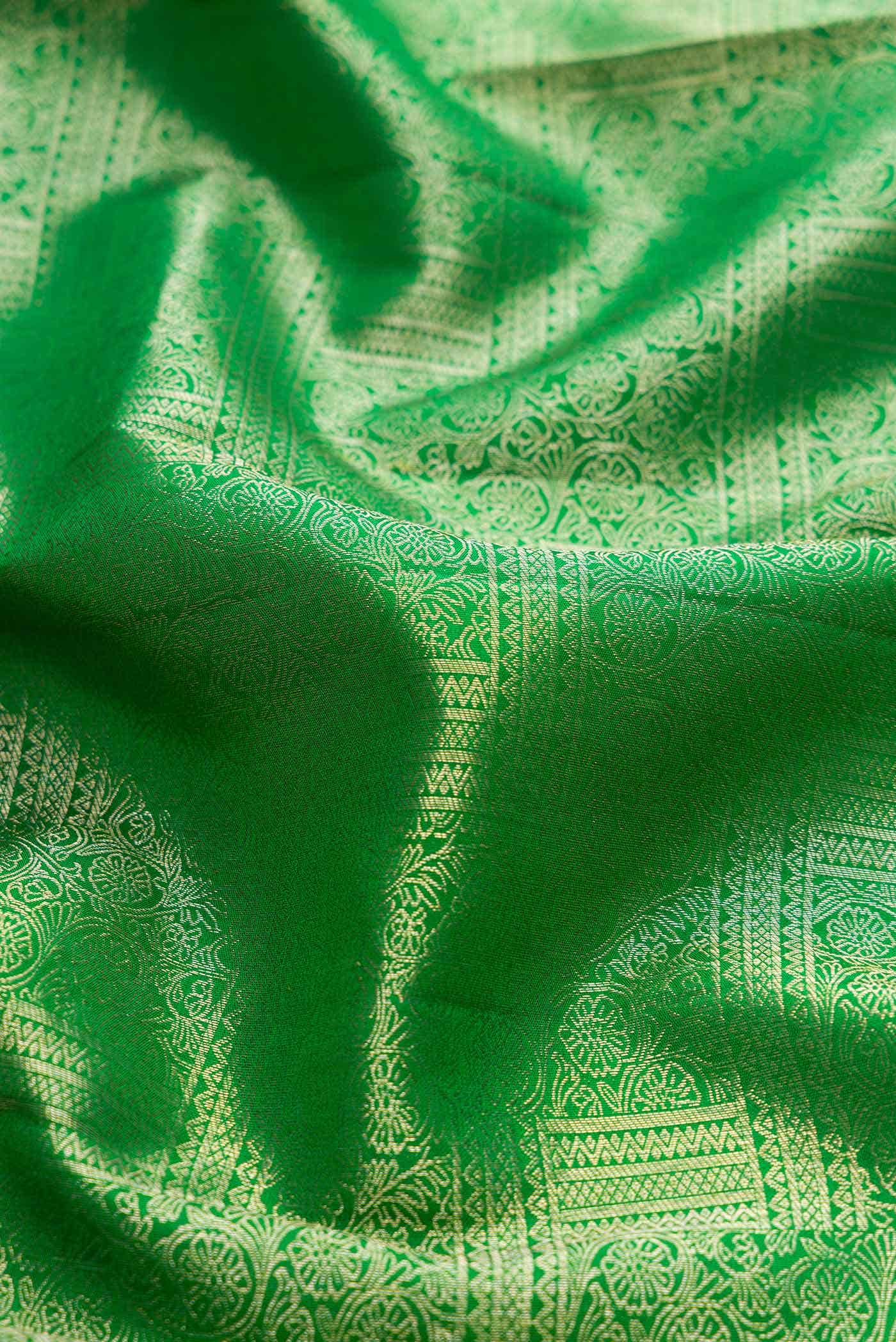 Green Dual Tone Kanjivaram Silk Saree - Image 3