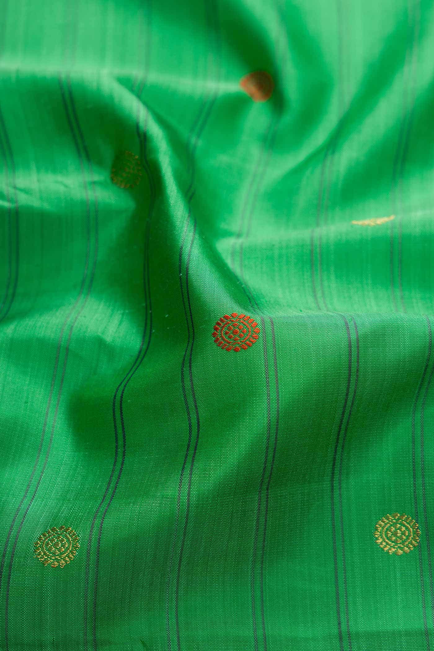 Pure Silk Pure Zari Green Dual Tone Kanchipuram Saree - Image 3