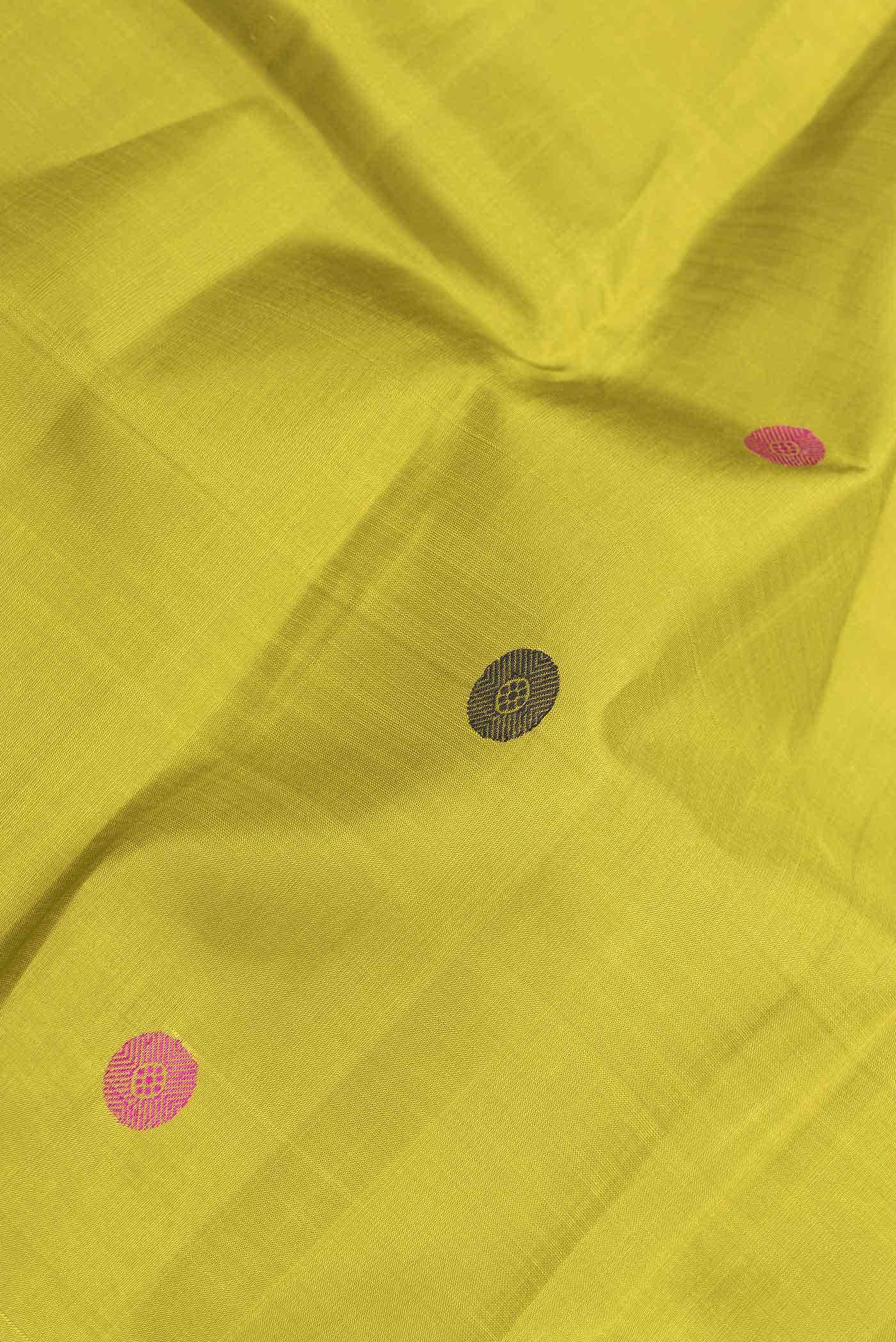 Green Dual Tone Kanjivaram Silk Saree - Image 3